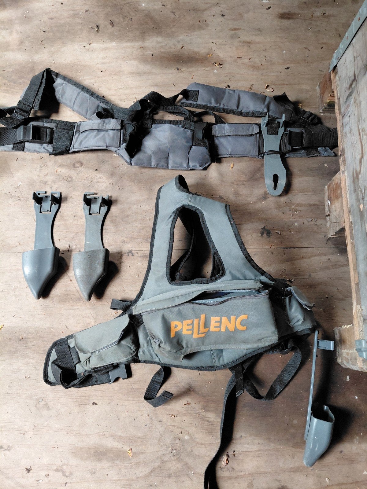 Pellenc accuriem / heuptas / snoeischaar houder, acculader., Tuin en Terras, Ophalen