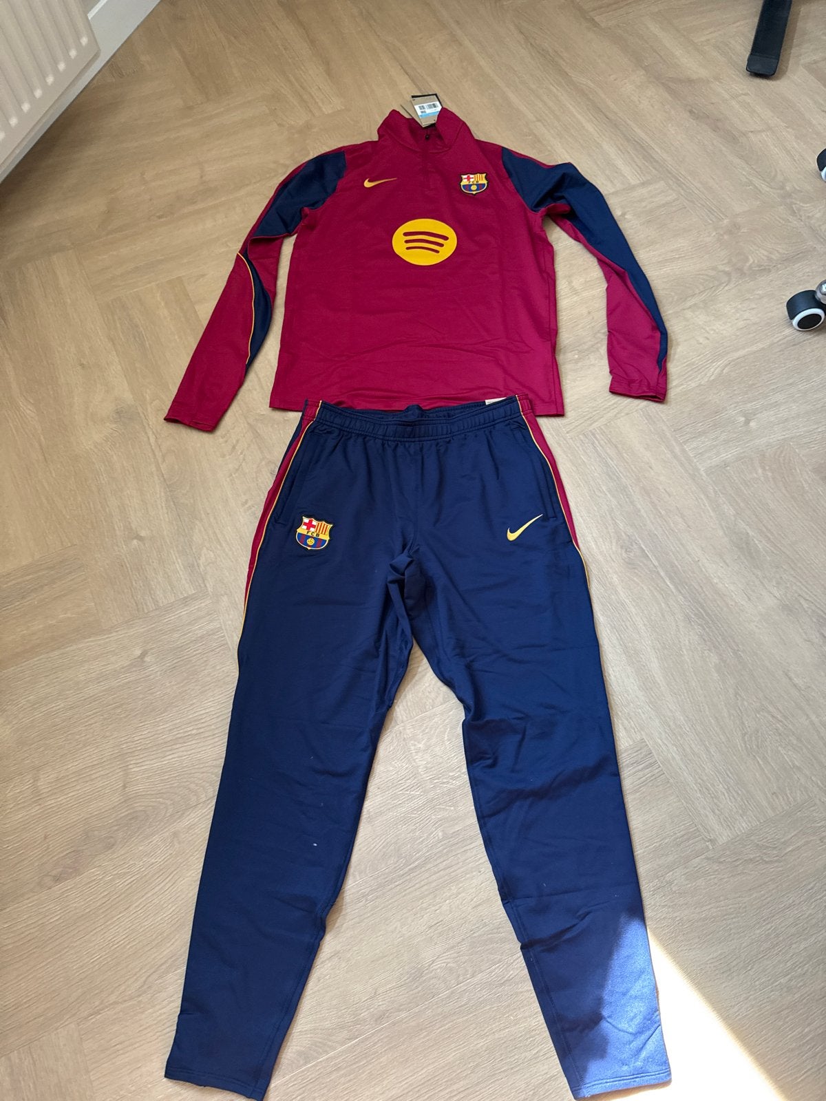 Nieuw! Origineel FC Barcelona Trainingspak Maat M, Maat M, Ophalen of Verzenden, Nieuw, Trainingspak
