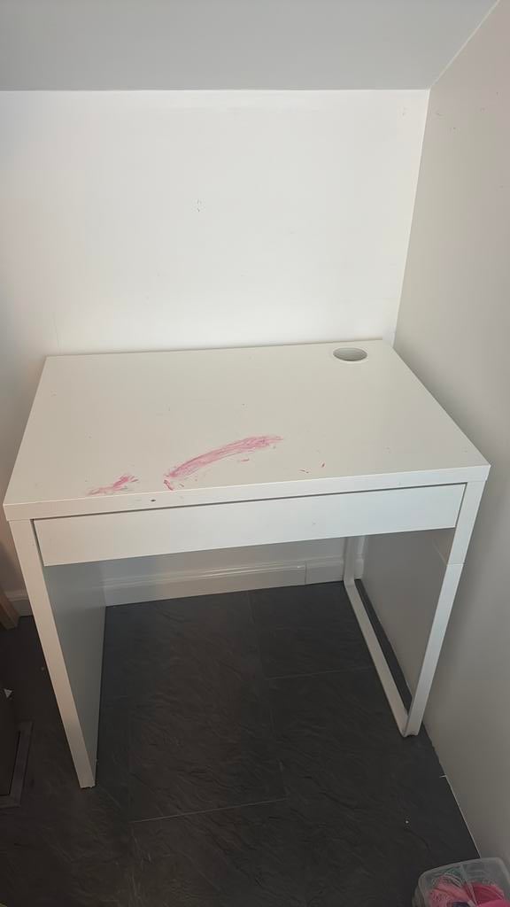 MICKE bureau gratis ophalen, Ophalen of Verzenden, Zo goed als nieuw