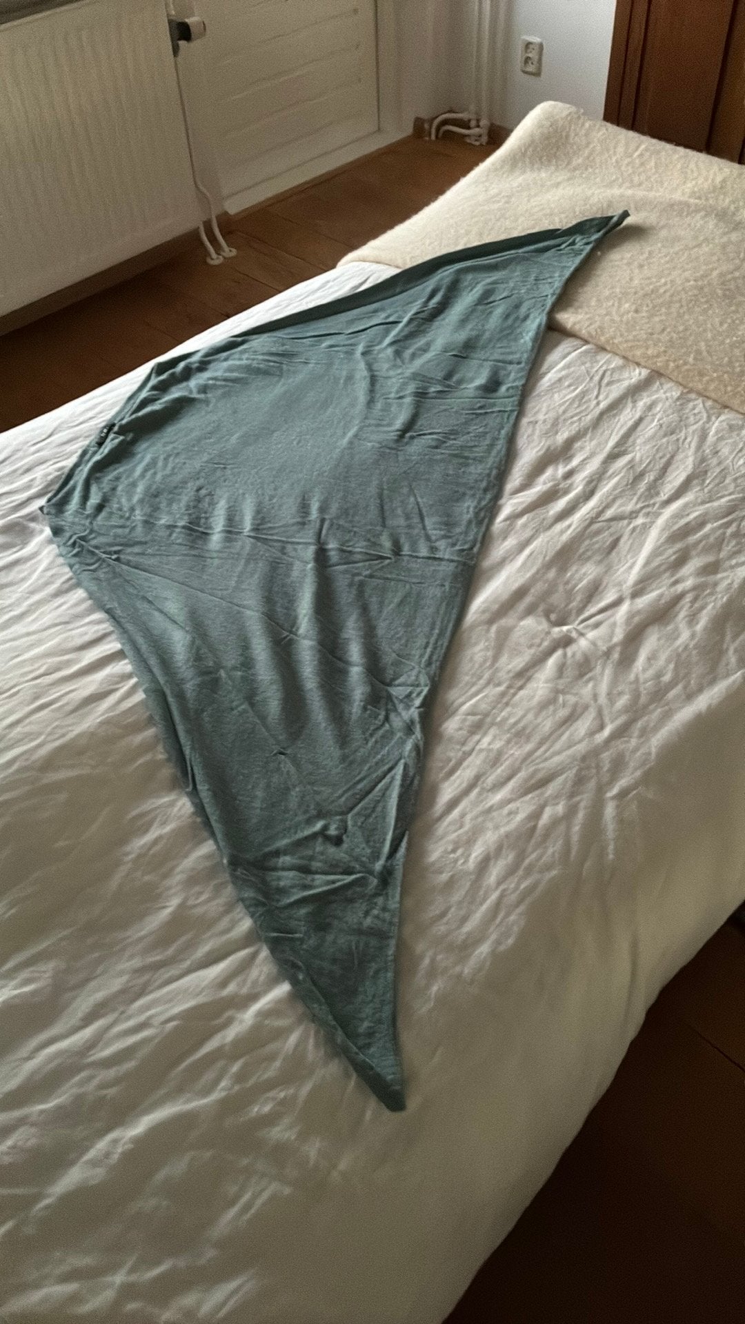 Poncho viscose, Kleding | Dames, Ophalen of Verzenden, Zo goed als nieuw, Pashmina