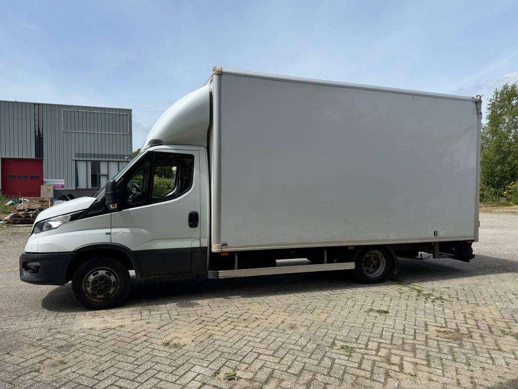 Iveco Daily 40C 2022 Wit, Auto's, Automaat, Achterwielaandrijving, 4 cilinders, Iveco