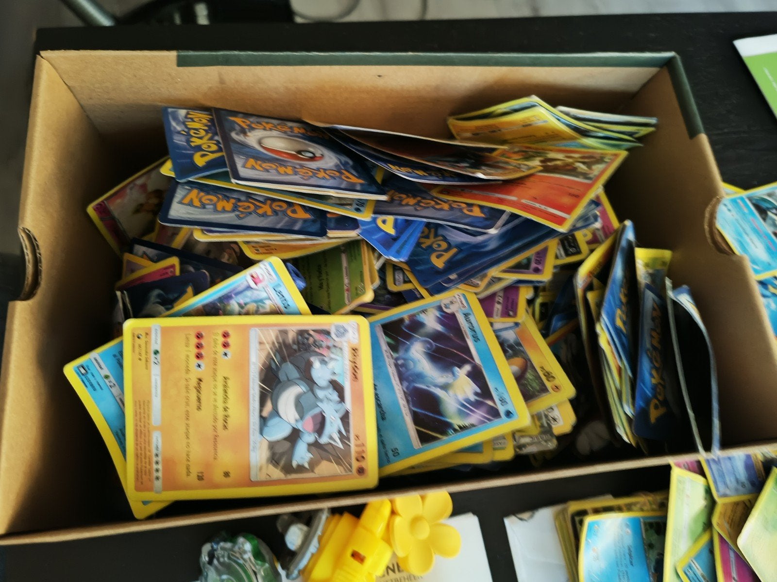 Grote verzameling Spaanstalige Pokémon kaarten - Diverse con, Ophalen of Verzenden, Gebruikt, Meerdere kaarten