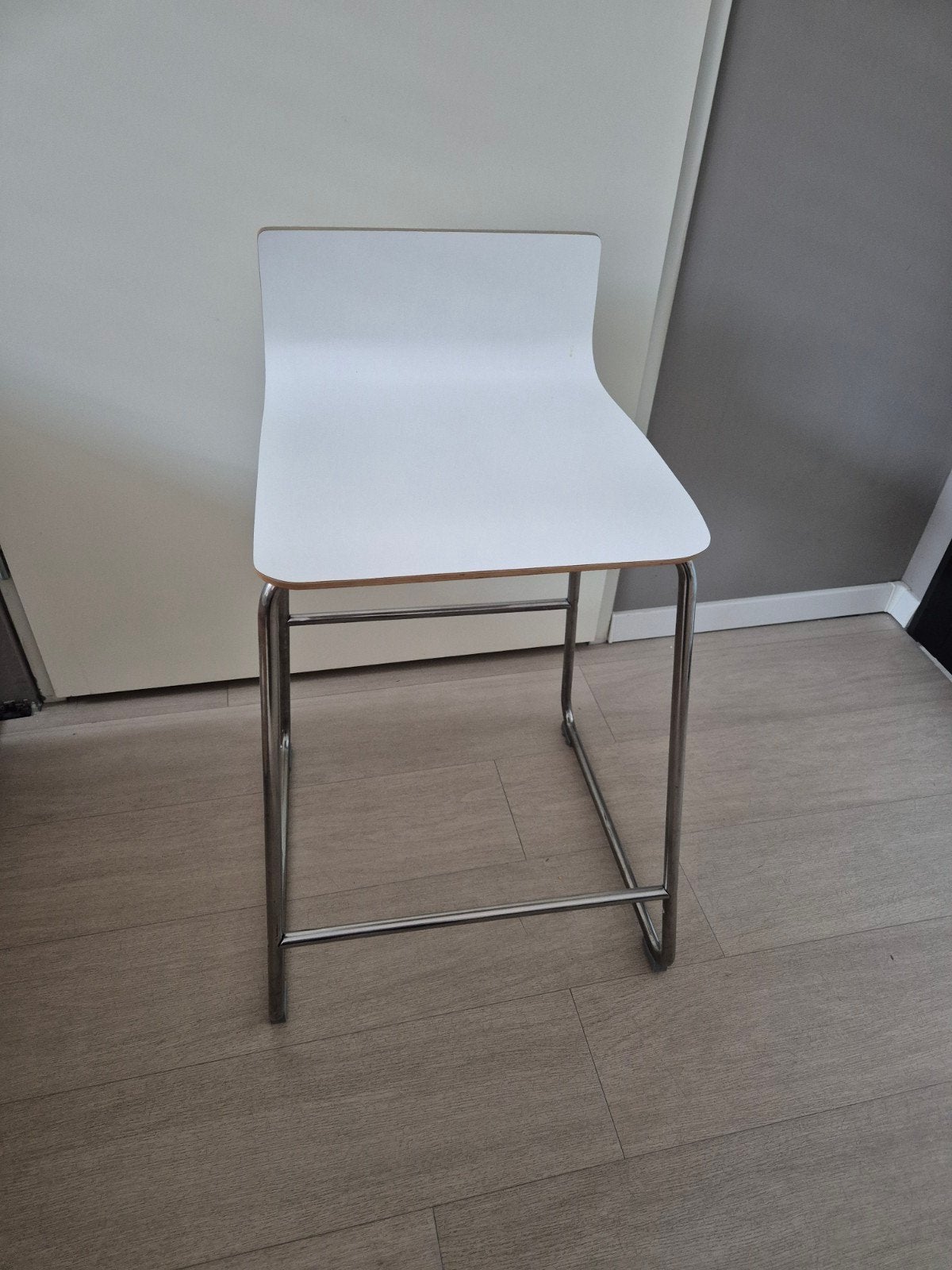 Set van 4 barkrukken wit met metaal, Ophalen, Gebruikt, Met voetsteun, 90 cm of meer