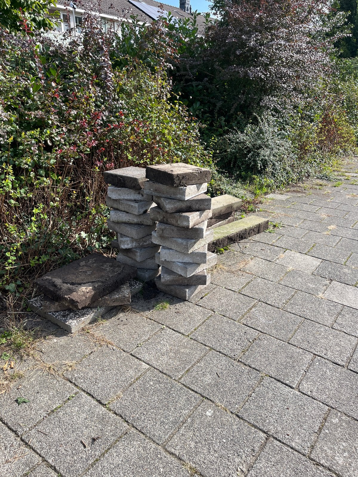 Grindtegels, stoeptegels en bandjes gratis afhalen Hoorn, Gebruikt, Ophalen of Verzenden, 10 m² of meer, Beton