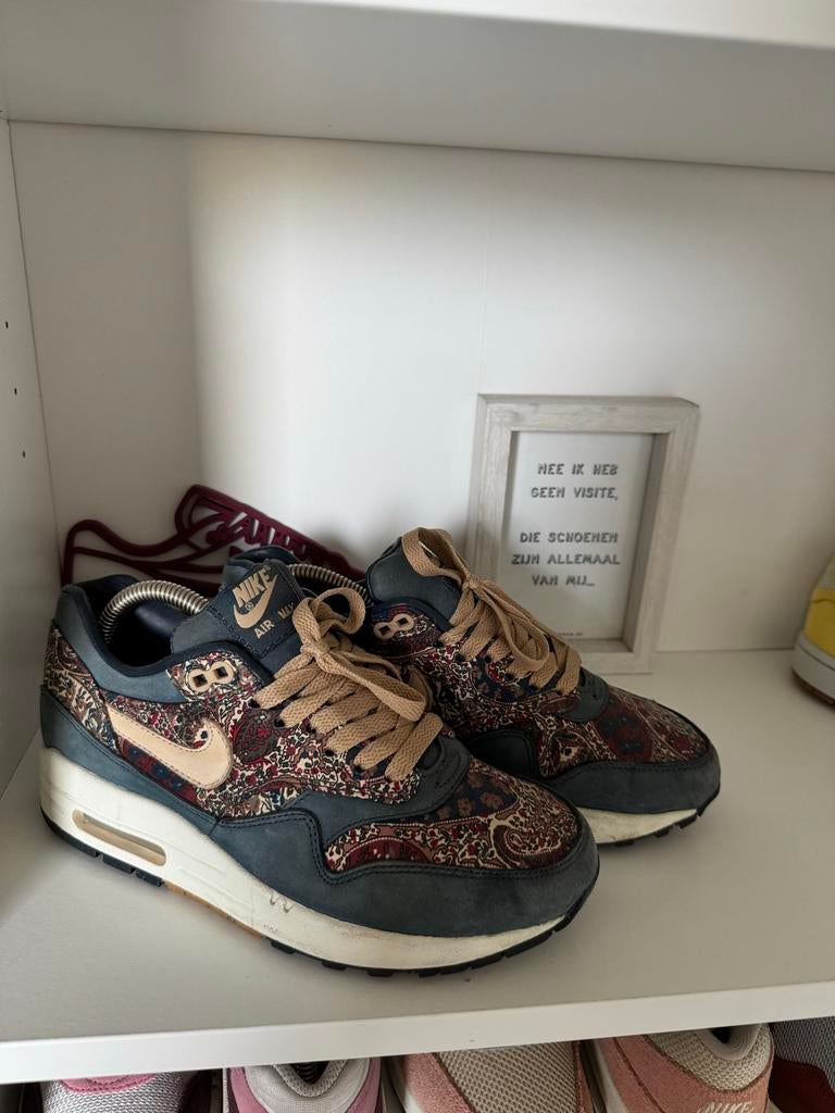 Nike Air Max x Liberty London sneakers - Maat 36.5, Ophalen of Verzenden, Gedragen, Overige kleuren, Sneakers of Gympen