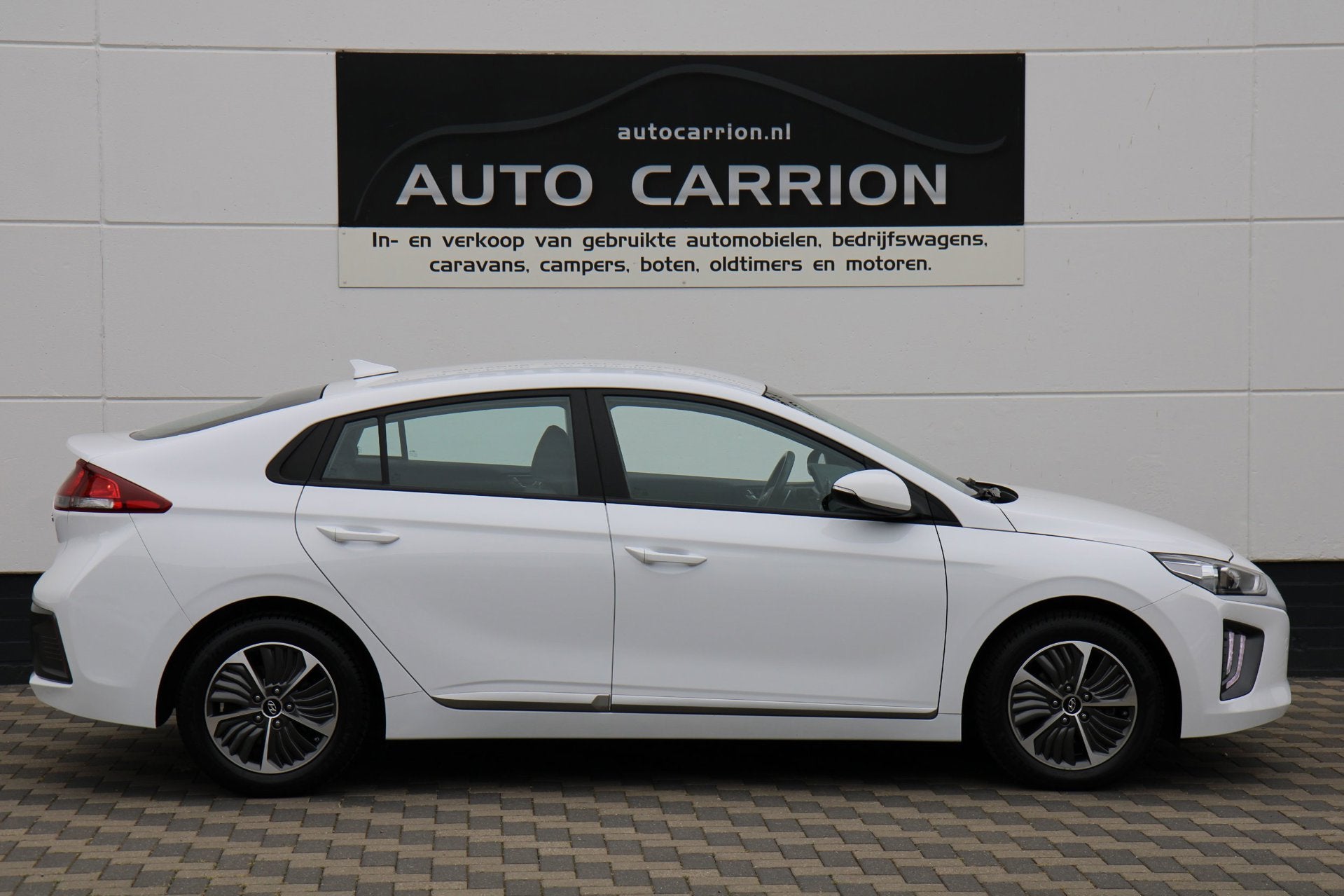 Hyundai IONIQ 1.6 GDi PHEV Carplay Camera Cruise BTW !, Auto's, Stof, Gebruikt, Wit, Bedrijf