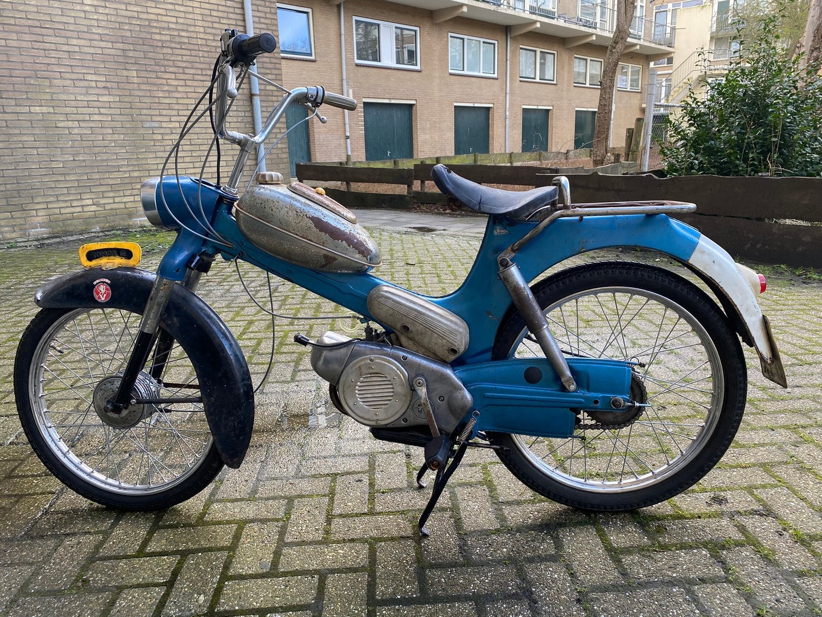 Gezocht : Metallic blauwe framedelen Tomos 3L, Fietsen en Brommers, Brommers | Oldtimers, Ophalen, Overige merken