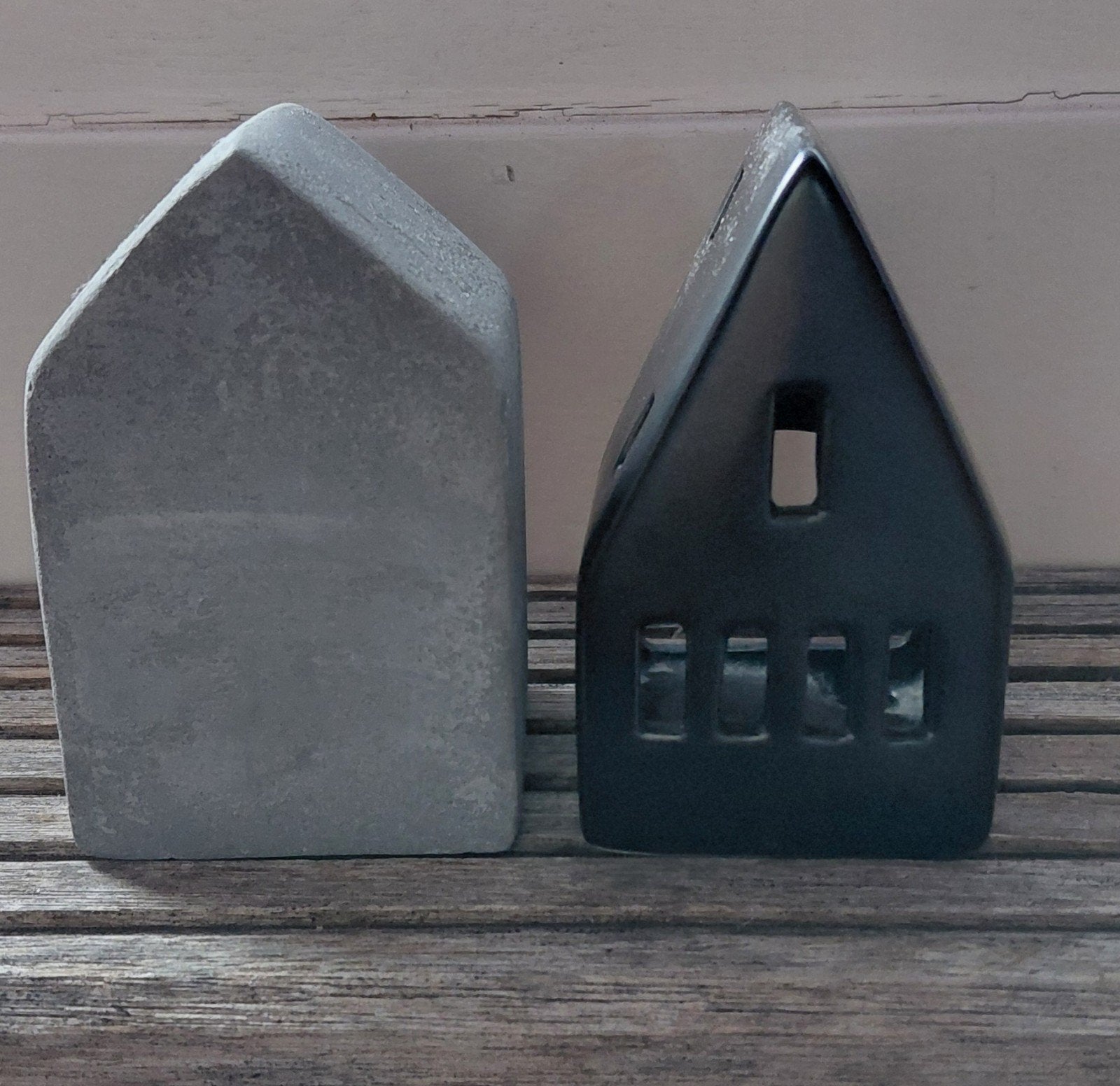 decoratie huisjes: 1xgrijs beton/1xzwart keramiek(lichtje), Zwart, Nieuw, Ophalen of Verzenden, Modern