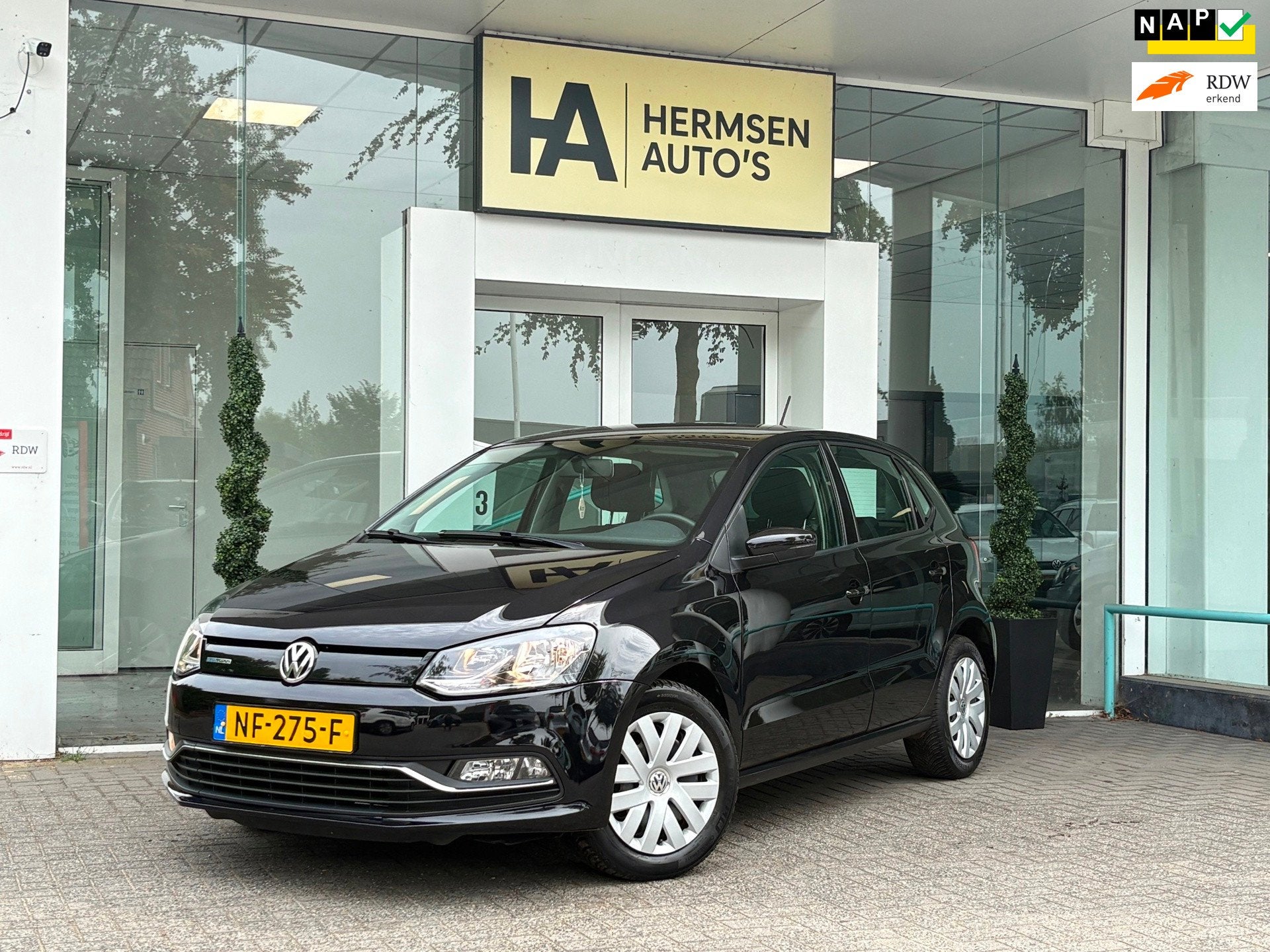 Volkswagen Polo 1.0 BlueMotion|CarPlay|Cruise|Trekhaak|NAP|, Auto's, Zwart, Origineel Nederlands, Bedrijf, Handgeschakeld