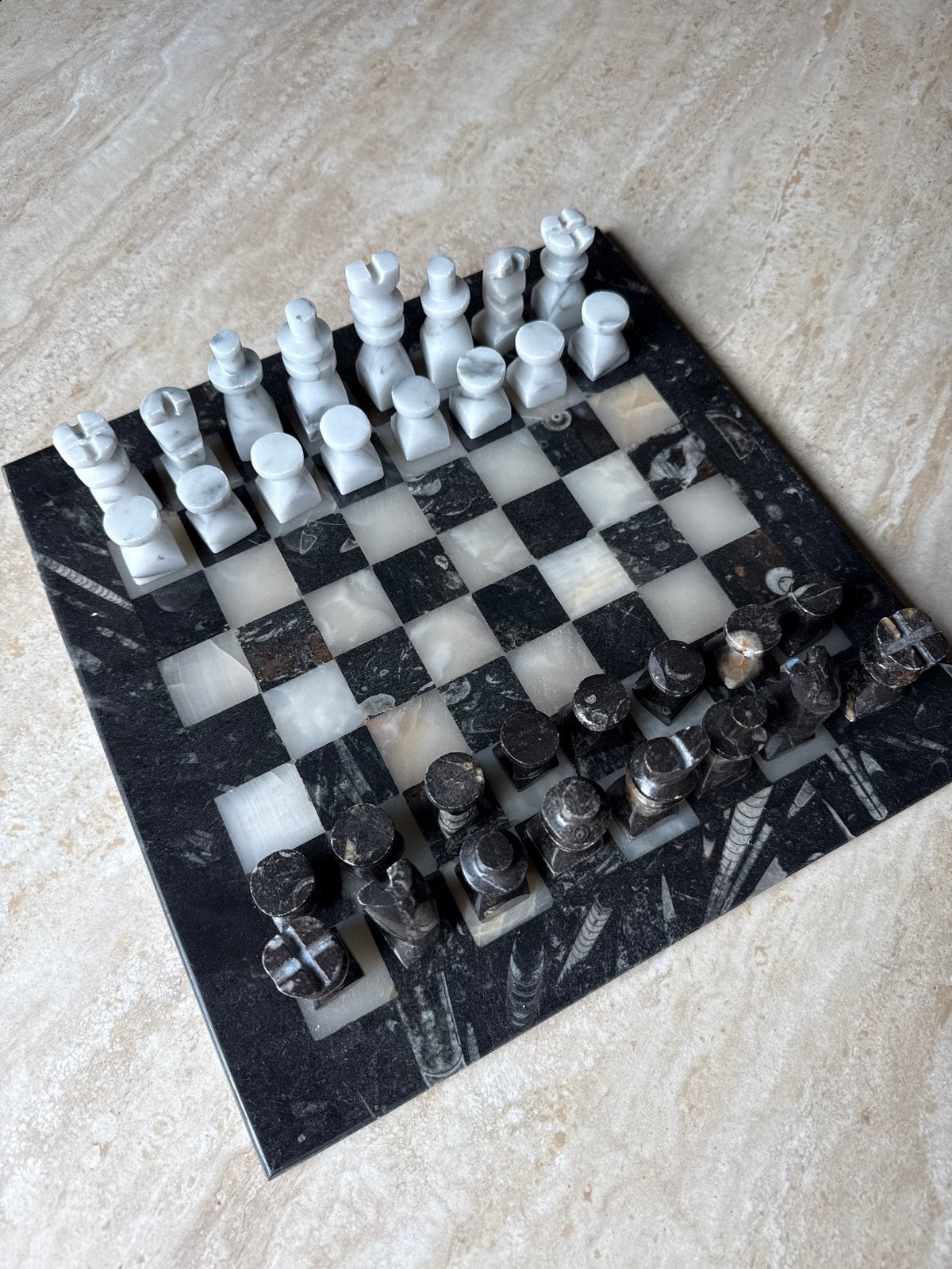 Uniek Marmeren Schaakspel - Zwart en Wit, Een of twee spelers, Ophalen, Zo goed als nieuw