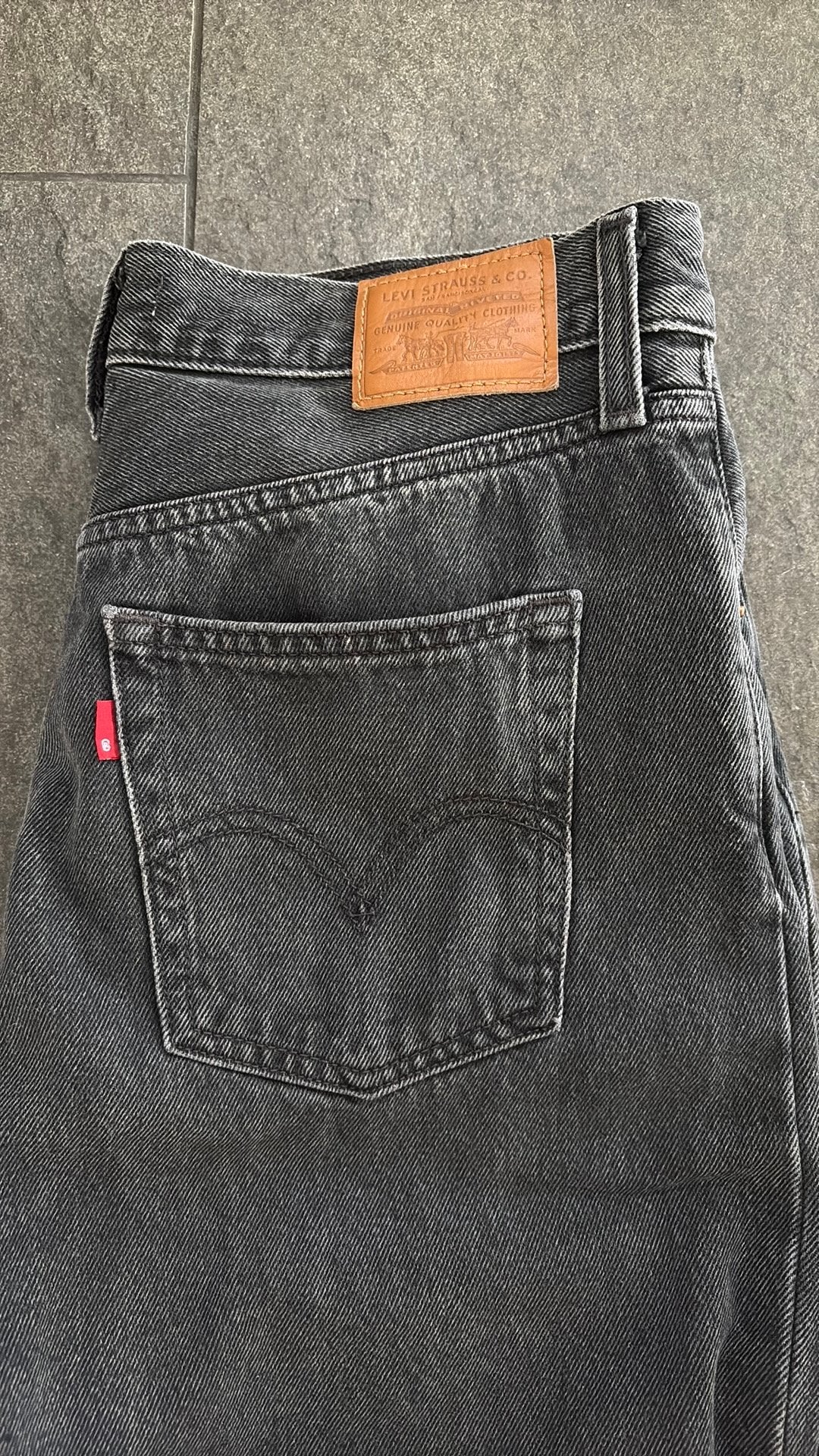 Levi’s jeans, Ophalen of Verzenden, Zo goed als nieuw, Grijs, W30 - W32 (confectie 38/40)