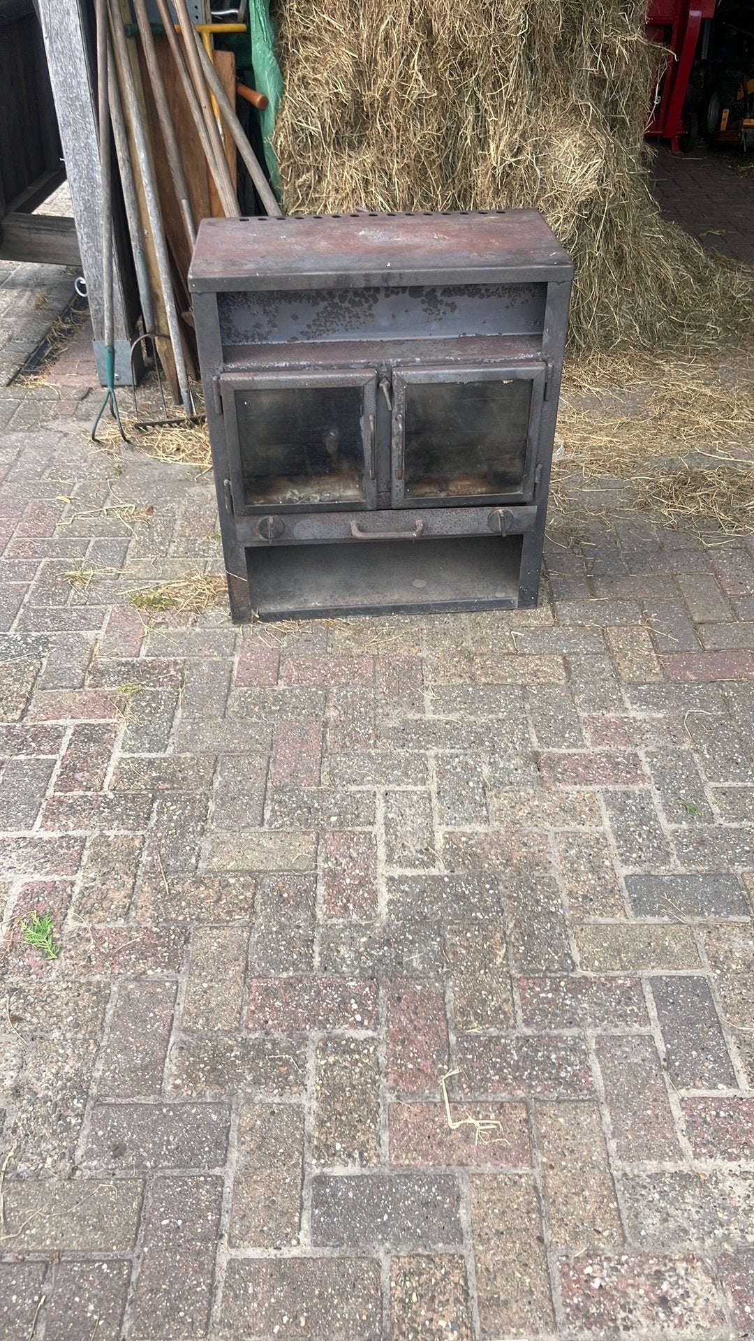 Goeie kachel met achter uit gang en uitlaat klep, Gebruikt, Houtkachel, Ophalen of Verzenden, Vrijstaand