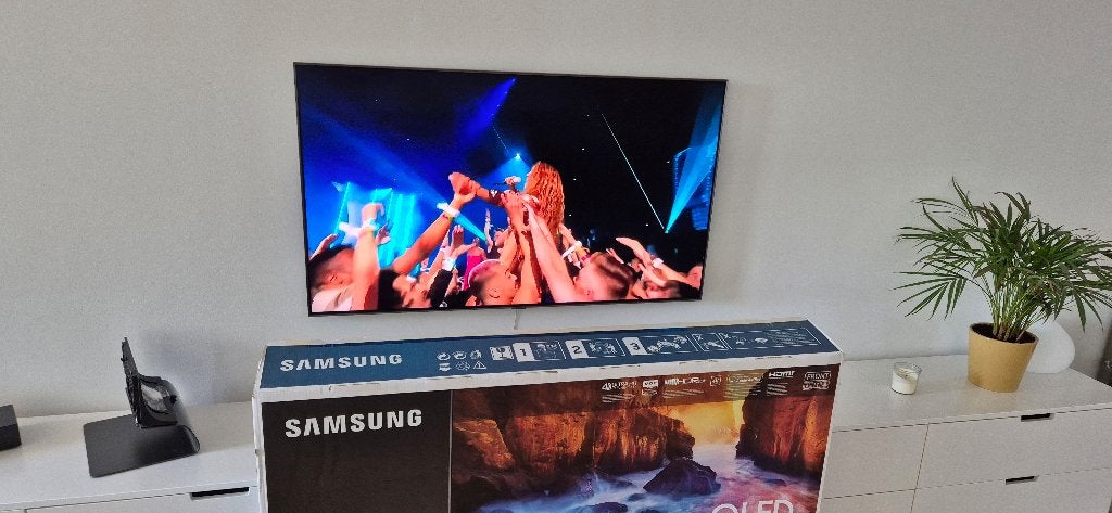 Samsung QE55Q90R 55" TV, 4K UHD, Doos, Voet, Afst. bed., Ophalen, Gebruikt, LCD, 120 Hz
