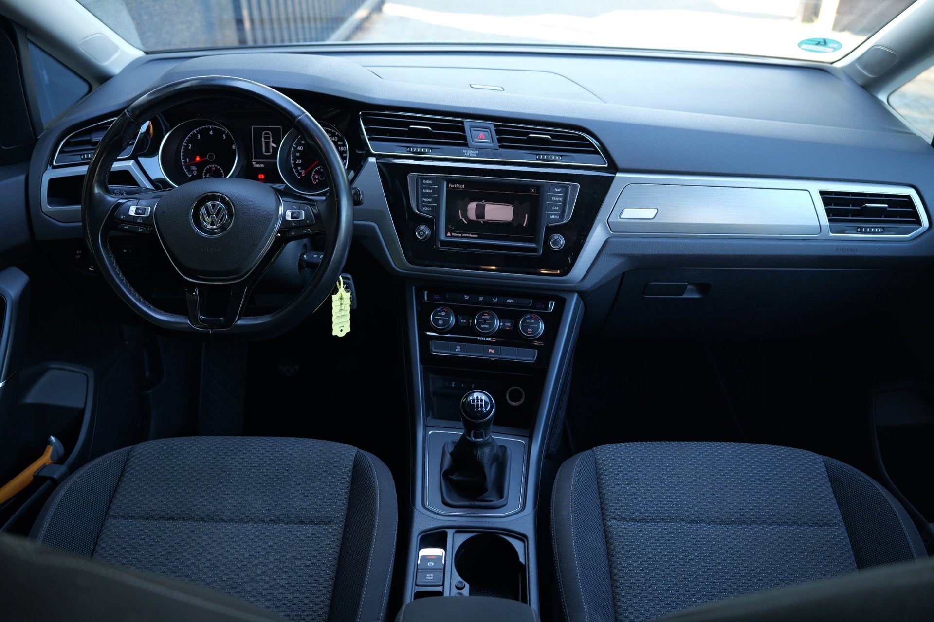 Volkswagen Touran 1.2 TSI Comfortline 7p Navi|LM velgen|Cr C, Voorwielaandrijving, Gebruikt, Euro 6, 4 cilinders