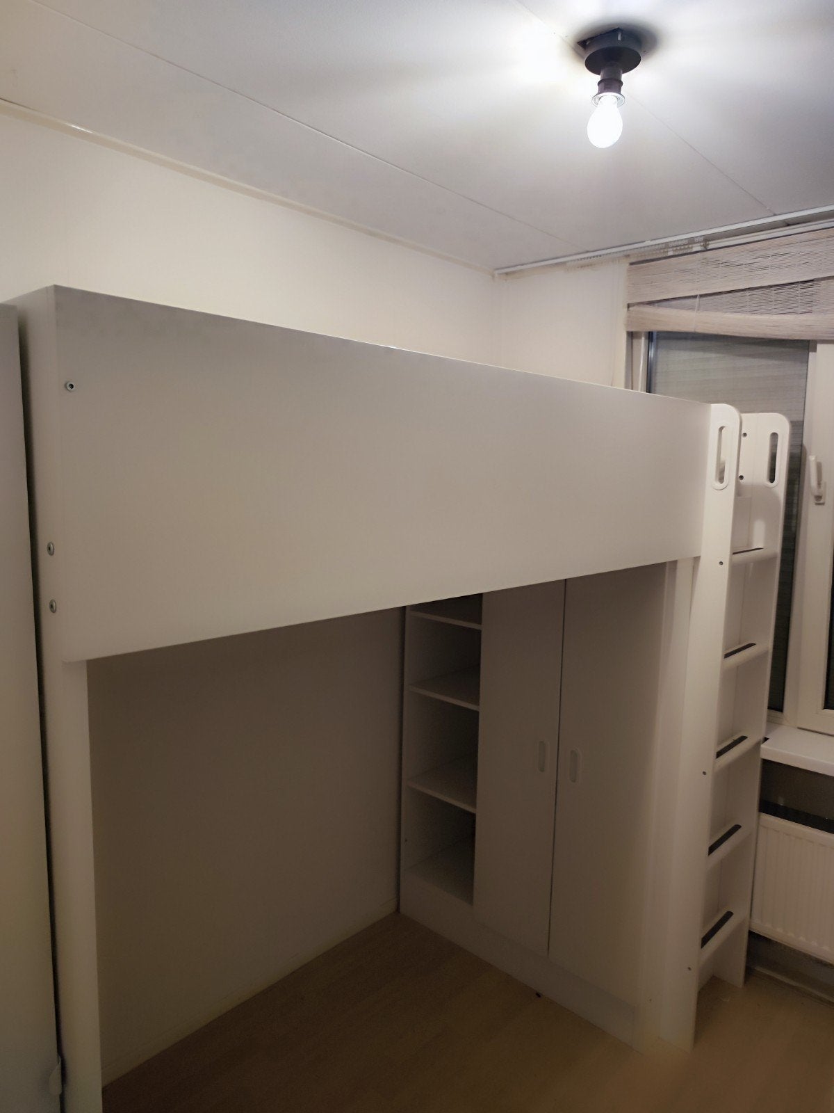Witte hoogslaper met geïntegreerde kast, Ophalen of Verzenden