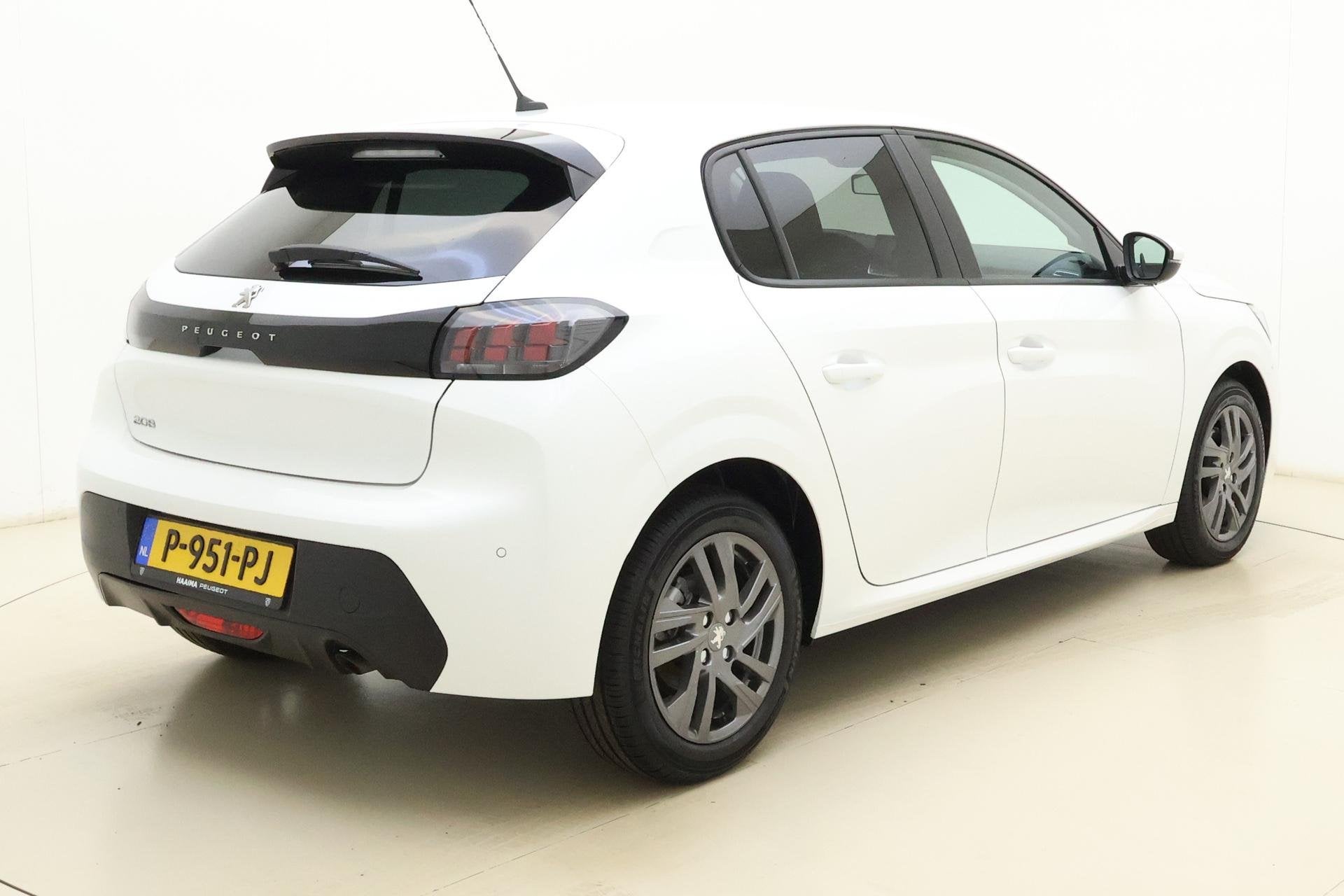Peugeot 208 1.2 PureTech Active Pack Cruise Control l Airco, Gebruikt, Parkeersensor, Handgeschakeld, 19 km/l