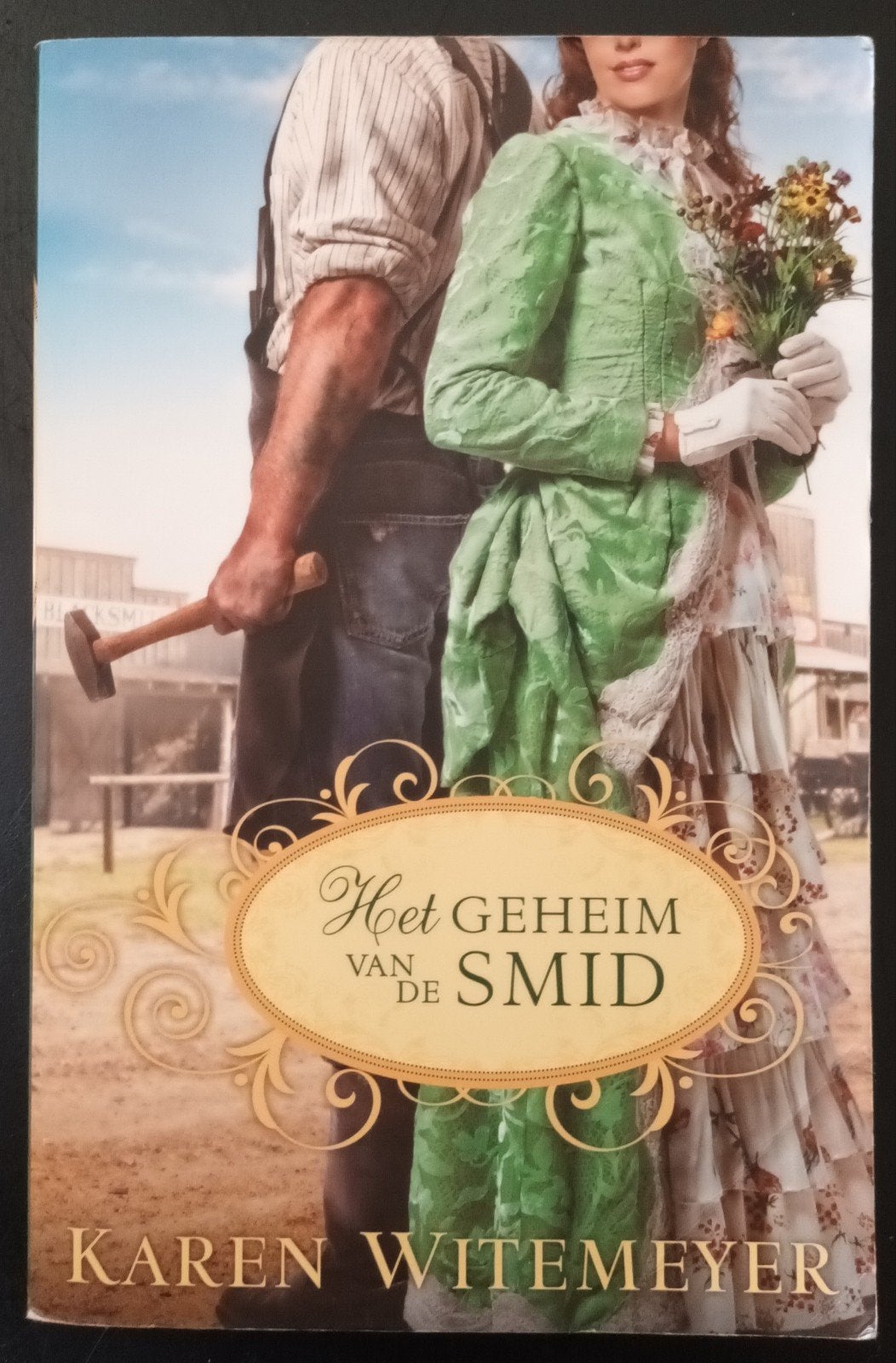 Het geheim van de smid. Karen Witemeyer, Boeken, Ophalen of Verzenden, Zo goed als nieuw