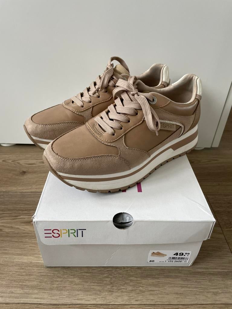 Zand kleur esprit sneakers maat 40, Kleding | Dames, Schoenen, Beige, Nieuw, Ophalen of Verzenden, Sneakers of Gympen