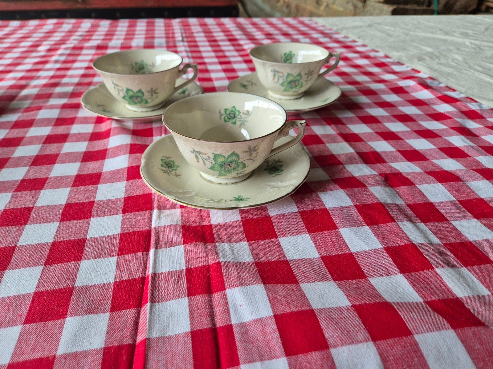 Set van 2 vintage theekopjes met schotels groen en 2 reserve, Ophalen of Verzenden