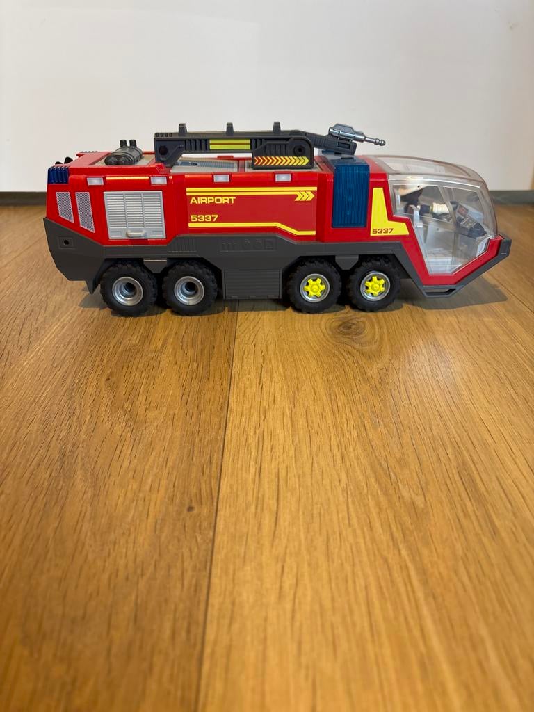 Playmobil Airport Brandweerwagen 5337 met figuur en accessoi, Ophalen of Verzenden, Zo goed als nieuw, Complete set