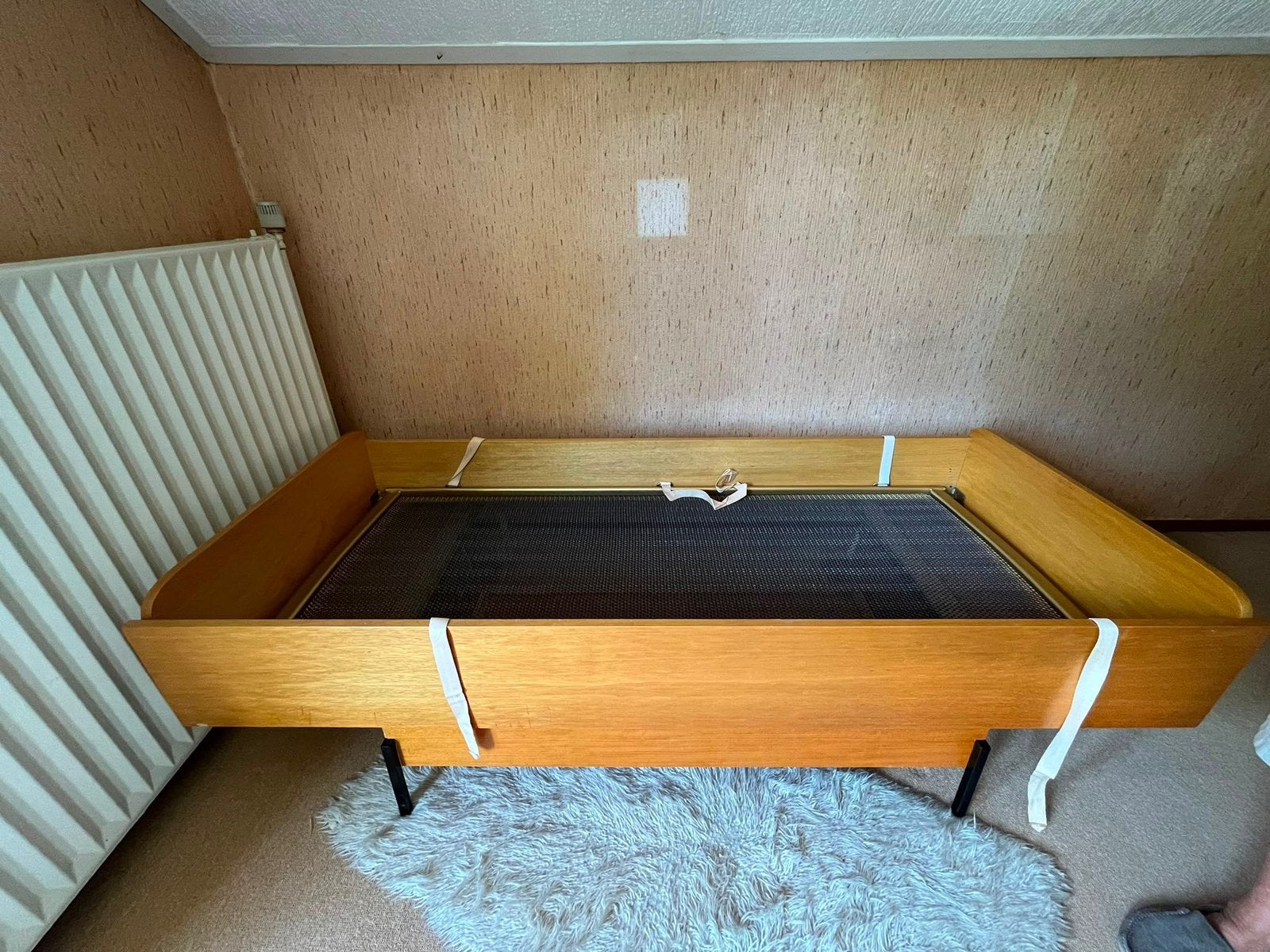 Midcentury uitklapbed vintage  ! Super mooi 1pers 190cm, Ophalen, Zo goed als nieuw, Eenpersoons