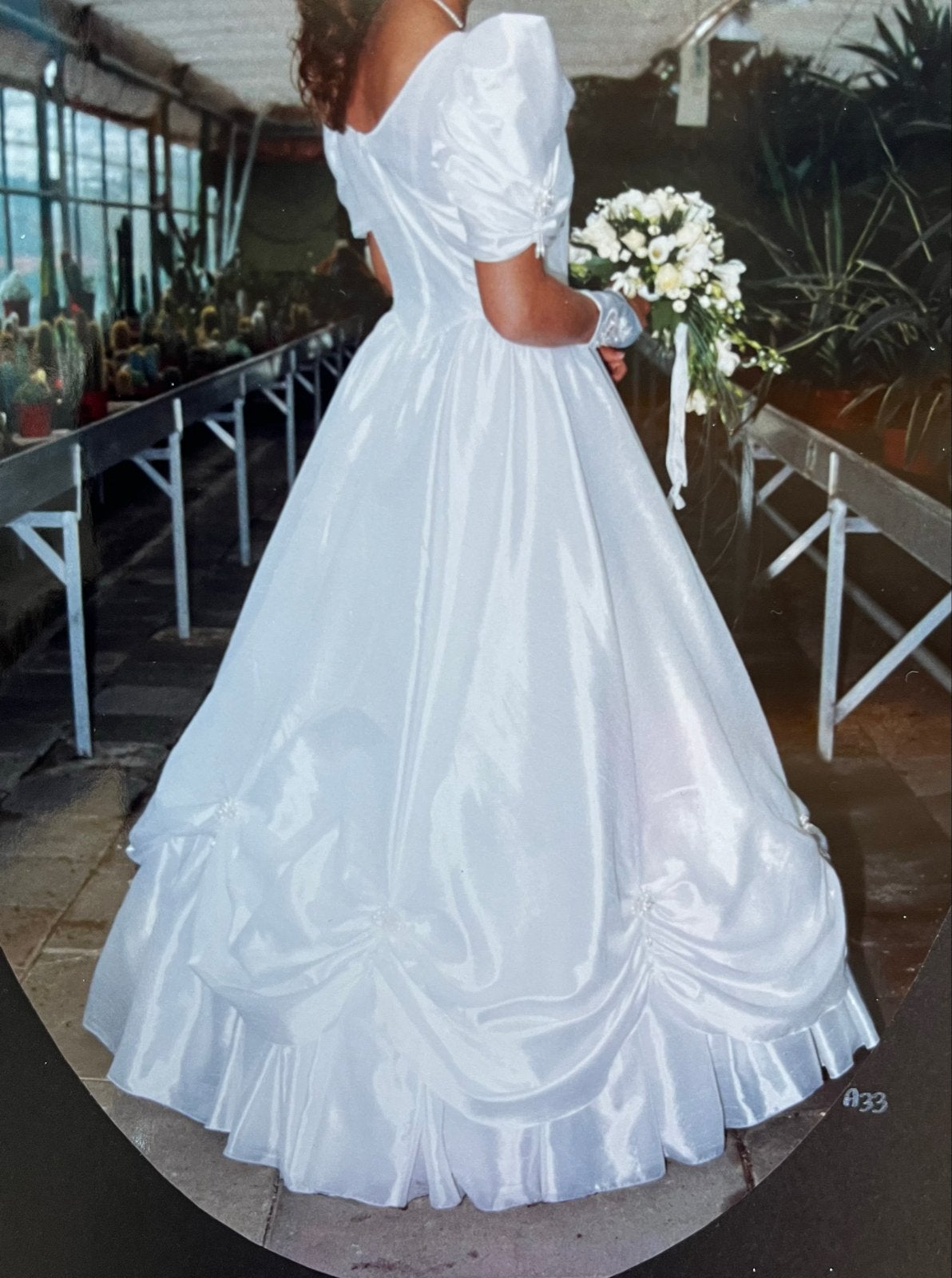 Elegante Trouwjurk met Parelapplicaties en Hoepel, Ophalen of Verzenden, Gedragen, Wit, Trouwjurk