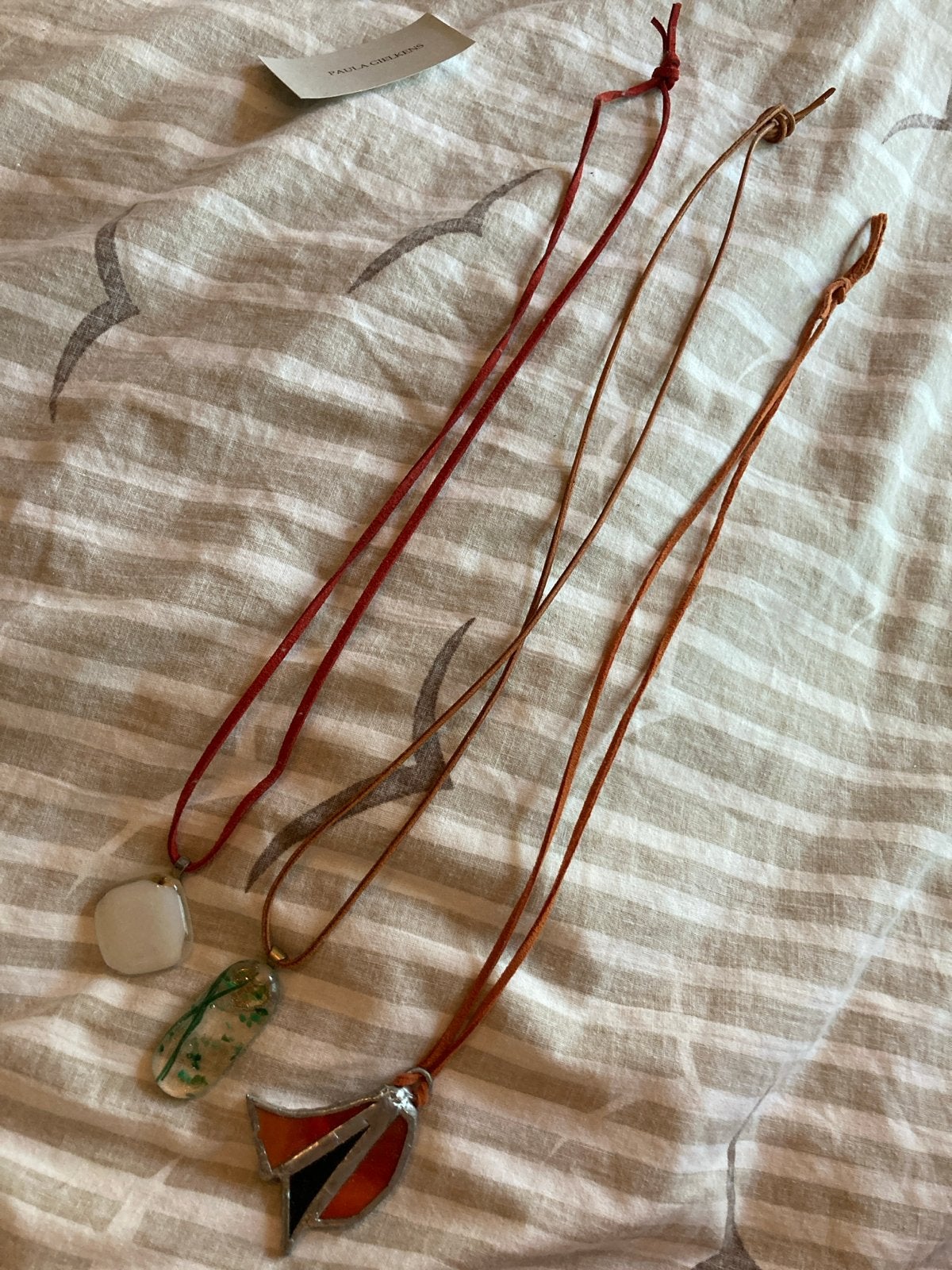 Set van 3 handgemaakte kettingen met unieke hangers, Sieraden, Tassen en Uiterlijk, Ophalen of Verzenden, Zo goed als nieuw, Rood