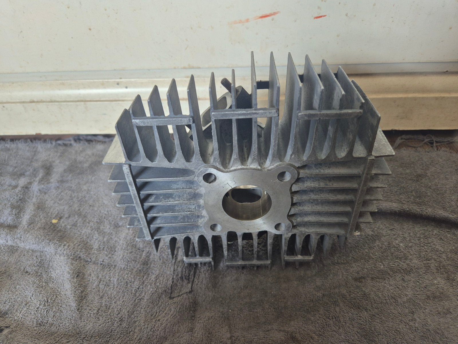 Zeer snelle Mahle 50 cc cilinder set op Brede tap, Rhenen, Van belzen scooters, Boslandweg 148, Ophalen of Verzenden