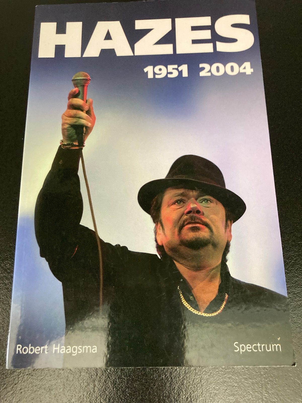 Hazes 1951-2004 - Het levensverhaal van de volkszanger, Ophalen of Verzenden, Gelezen, Film, Tv en Media