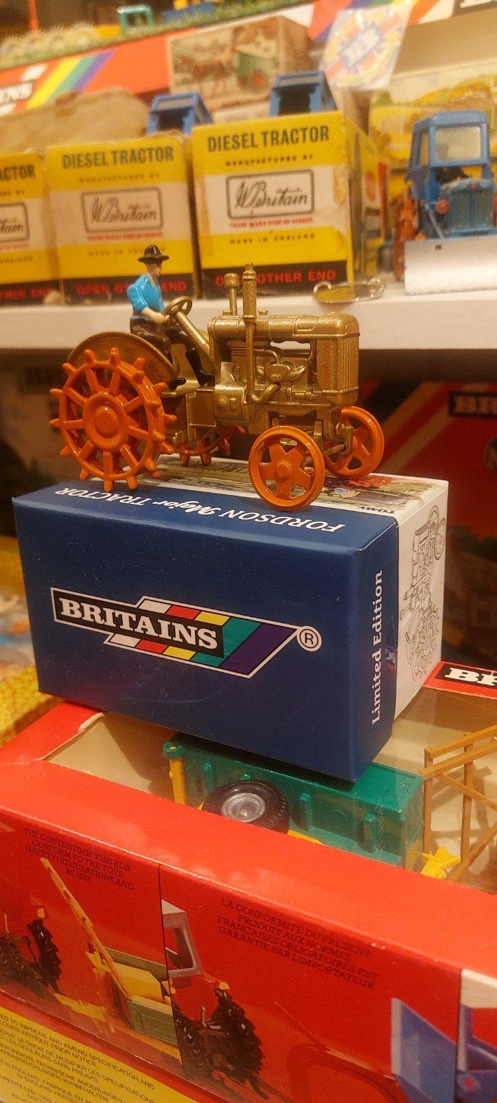 Britains Fordson E27N Major in goud, Ophalen of Verzenden, Nieuw, Overige typen, Overige merken