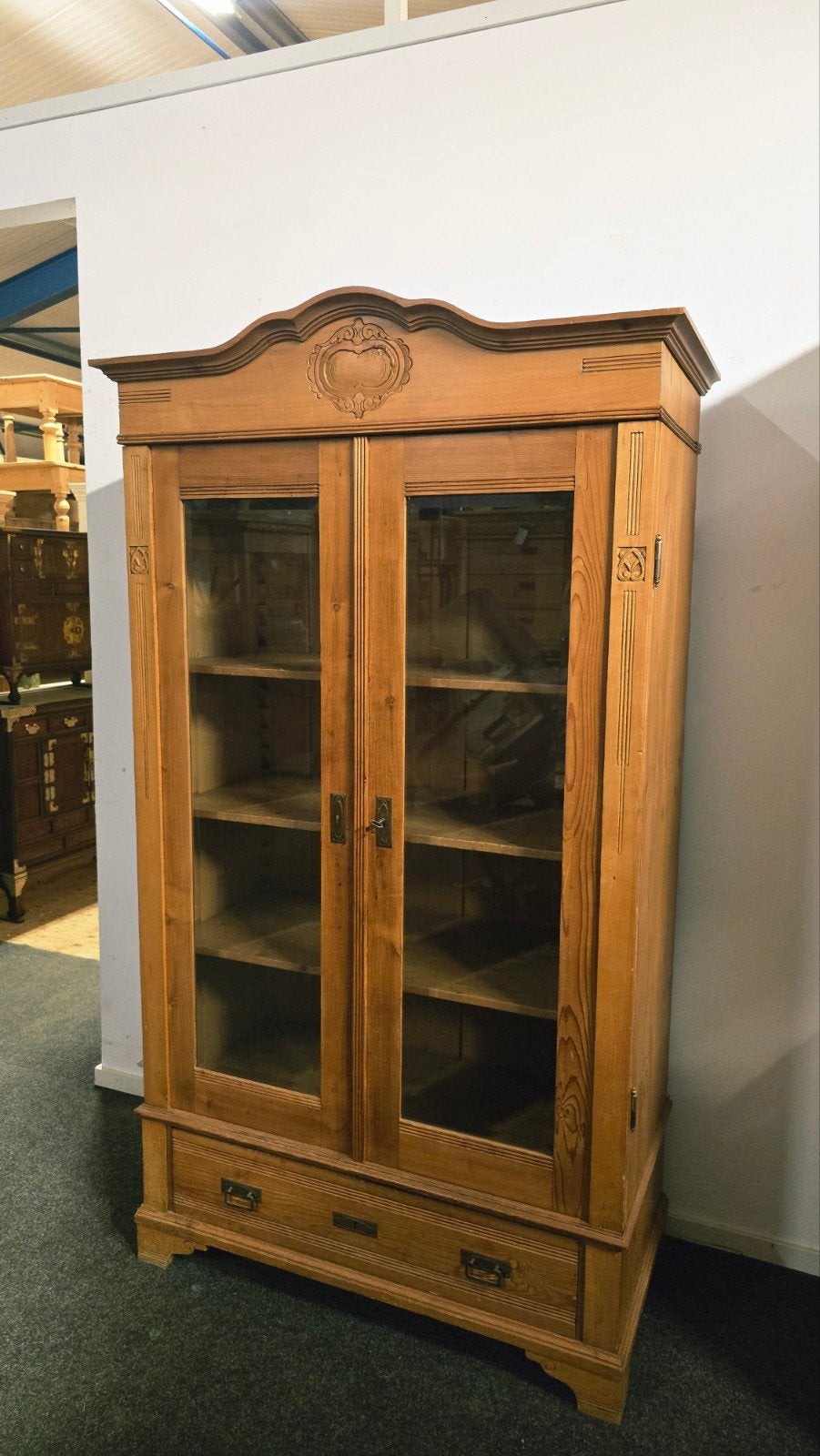 Grenen Houten Antieke Vitrinekast uit voorraad leverbaar!, Huis en Inrichting, 100 tot 150 cm, Met lade(s), Ophalen of Verzenden