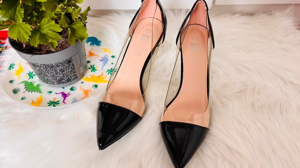 Stiletto’s Transparante + zwarte hakken-Maat 38, Kleding | Dames, Schoenen, Ophalen of Verzenden, Zo goed als nieuw, Zwart