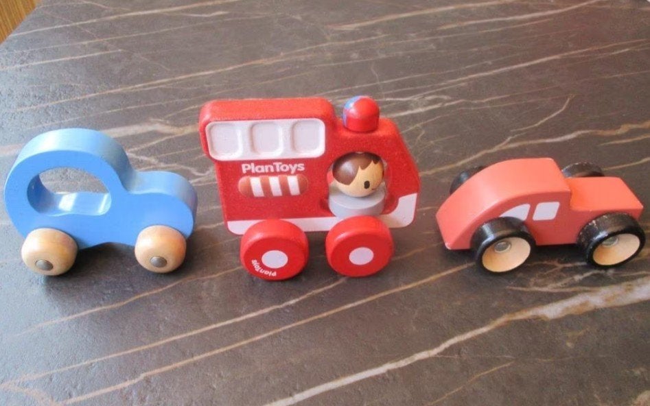 Set 3 houten auto's - speelgoedauto's hout, Kinderen en Baby's, Ophalen of Verzenden, Zo goed als nieuw, Duw- of Trekspeelgoed
