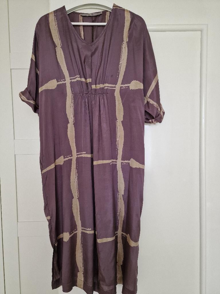 COSTA MANI TIE-DYE JURK MAAT S, Kleding | Dames, Jurken, Nieuw, Maat 38/40 (M), Paars, Onder de knie, Ophalen of Verzenden