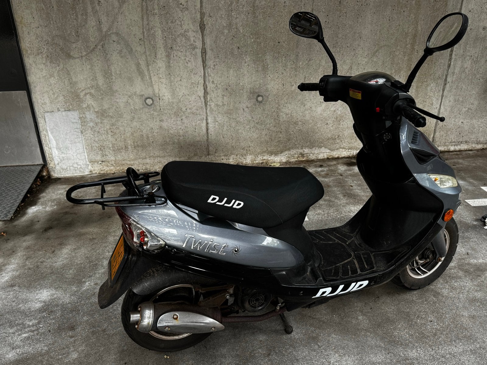 DJJD Twist scooter - Opknapper of voor onderdelen, Fietsen en Brommers, Gebruikt, Benzine, Ophalen, Overige merken