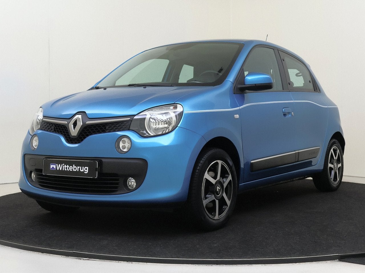 Renault Twingo 1.0 SCe Intens Parkeerhulp | Camera | Navigat, Gebruikt, 4 stoelen, Handgeschakeld, 3 cilinders