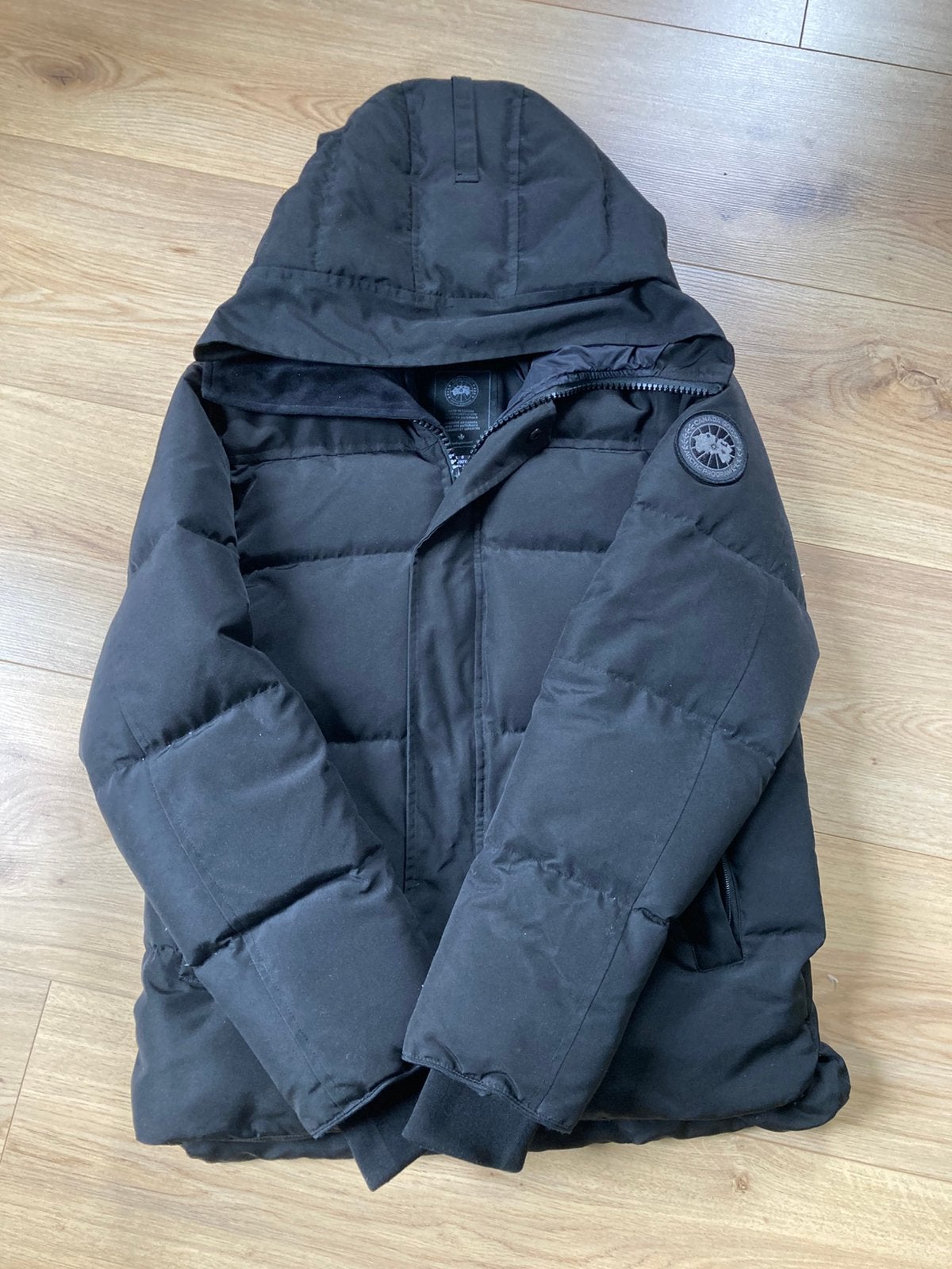 Canada goose black logo M, Ophalen of Verzenden, Zo goed als nieuw, Zwart