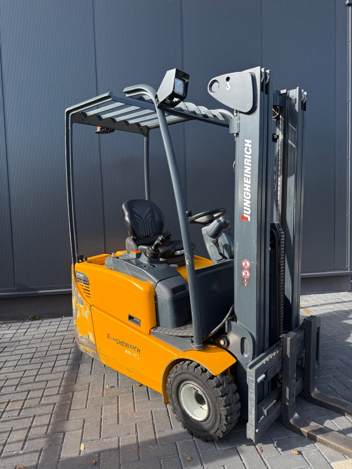 JUNGHEINRICH EFG115 1500KG TRIPLEX4,5M 6000UUR HEFTRUCK, 1000 tot 2000 kg, Ophalen, Elektrisch, Heftruck