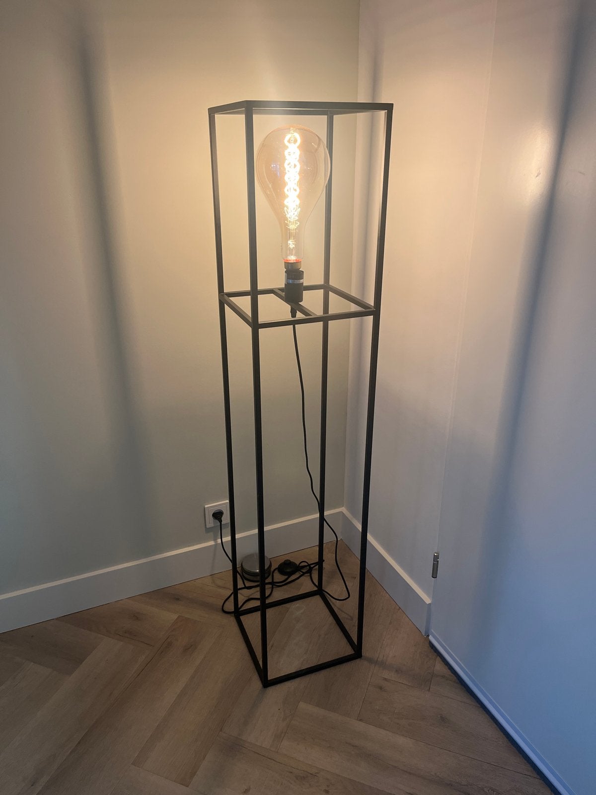Industriële staande lamp met warm licht, Zo goed als nieuw, Metaal, 150 tot 200 cm, E27 (groot)