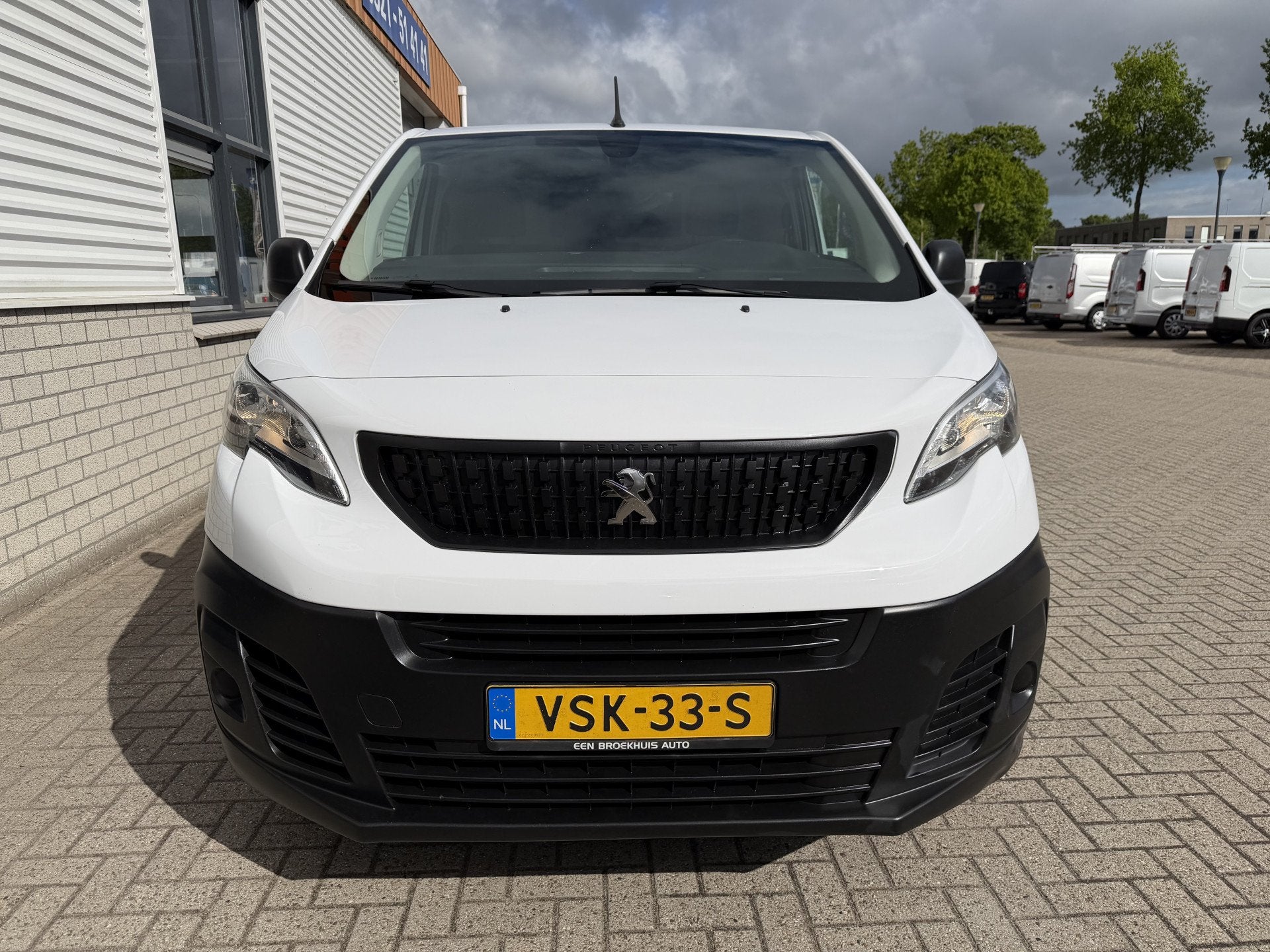 Peugeot Expert 1.5 BlueHDI L2H1 120pk Standard Premium / vas, Auto's, Voorwielaandrijving, Gebruikt, 4 cilinders, Wit