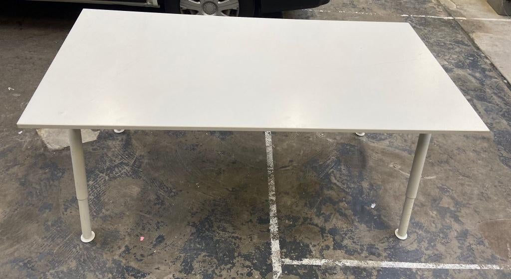 Verstelbare tafels - 2 stuks, Ophalen, Gebruikt, In hoogte verstelbaar, Computerbureau