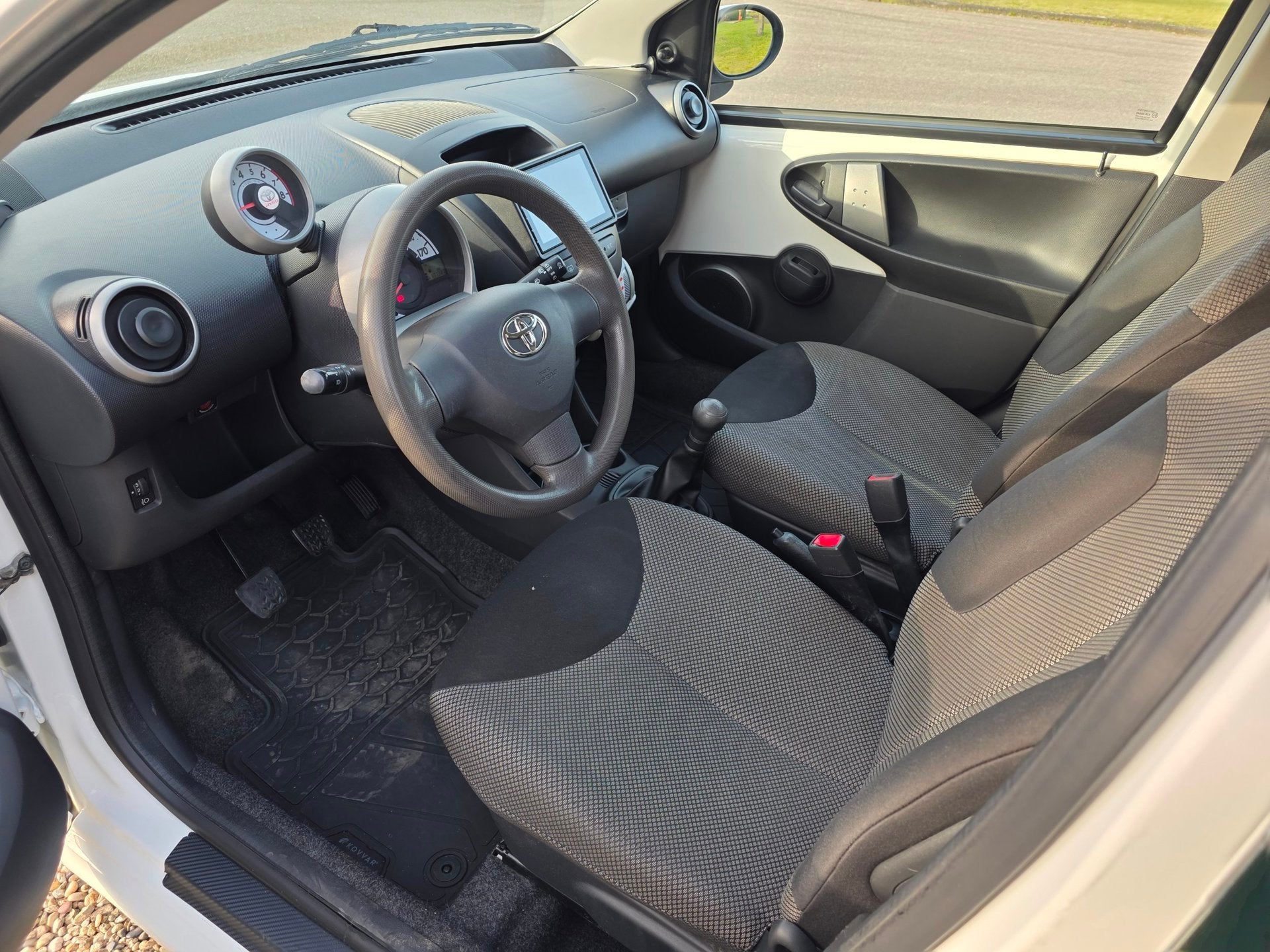 Toyota Aygo 1.0 VVT-i Access 5-deurs AIRCO *apk:03-2027*, Auto's, Voorwielaandrijving, Euro 5, Gebruikt, 4 stoelen