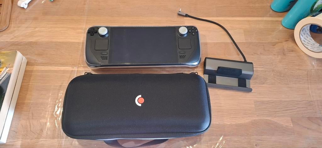 Steam Deck OLED 512GB + 1.5TB SD, Dock & Accessoires, Spelcomputers en Games, Spelcomputers | Overige, Zo goed als nieuw, Valve