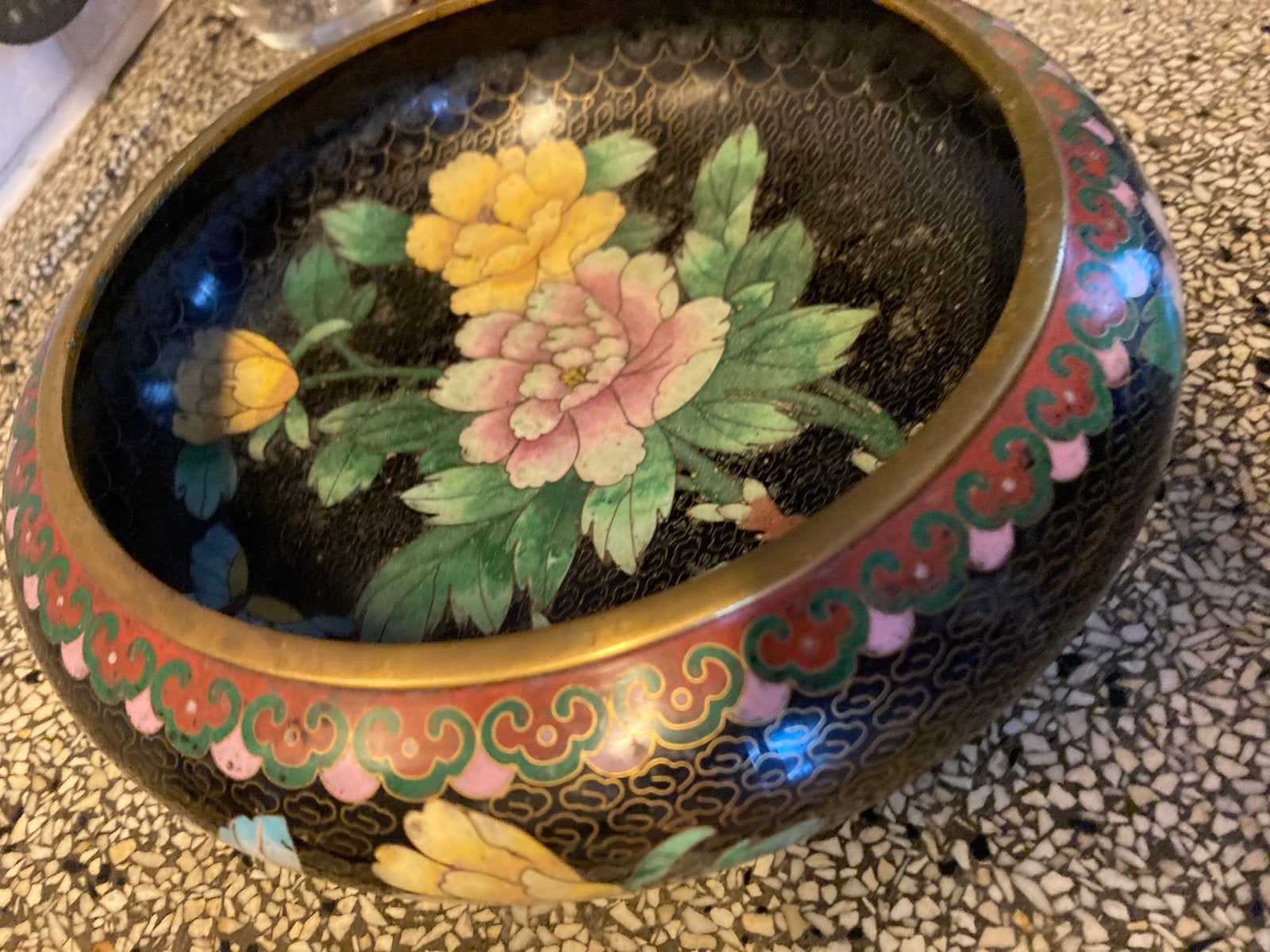 Jingfa Cloisonne Bowl Enamel on Brass Flowers Chrysanthemum, Ophalen