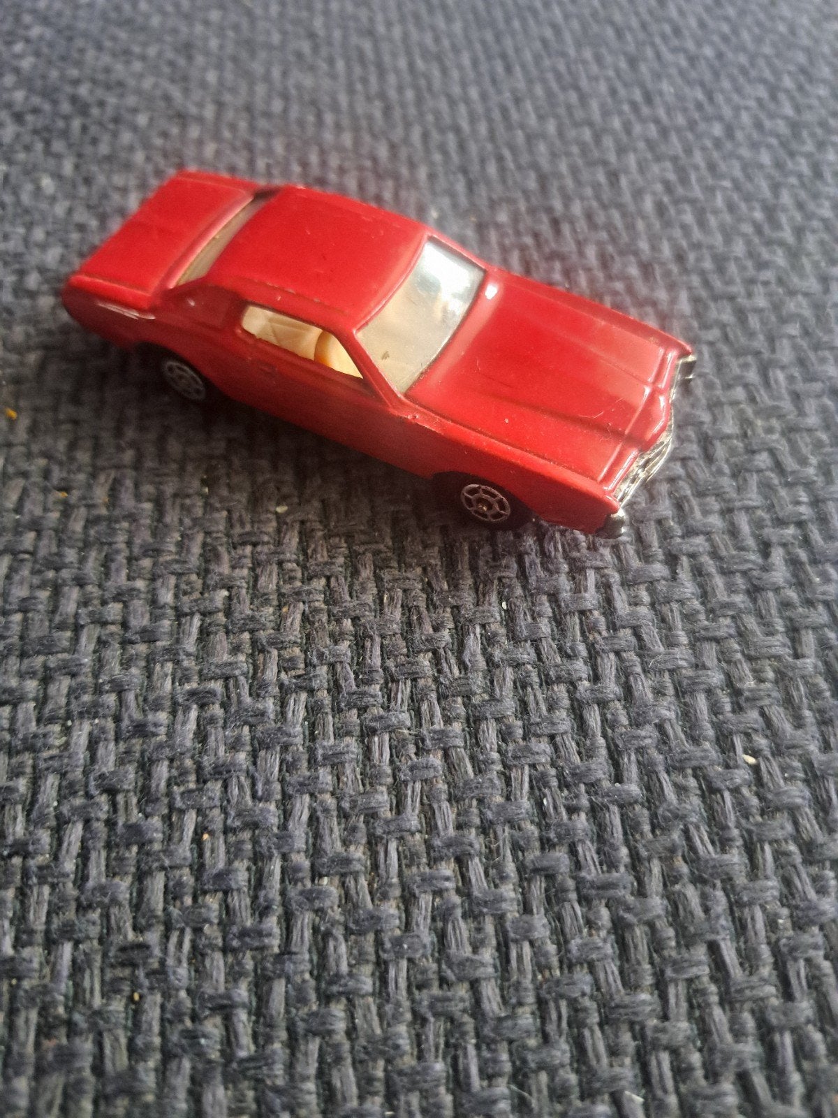 Yatming model ford thunderbird, Hobby en Vrije tijd, Modelauto's | Overige schalen, Gebruikt, Auto, Ophalen of Verzenden, N.b