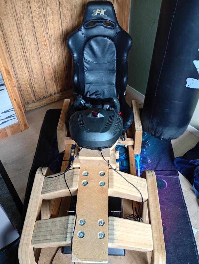 Playseat simrace stoel, Ophalen, Zo goed als nieuw, Stuurtje of Sportattribuut