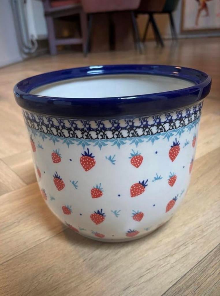Nieuwe Bunzlau bloempot - 17,5 cm hoog - Aardbeien decor, Rond, Ophalen of Verzenden, Aardewerk, Binnen