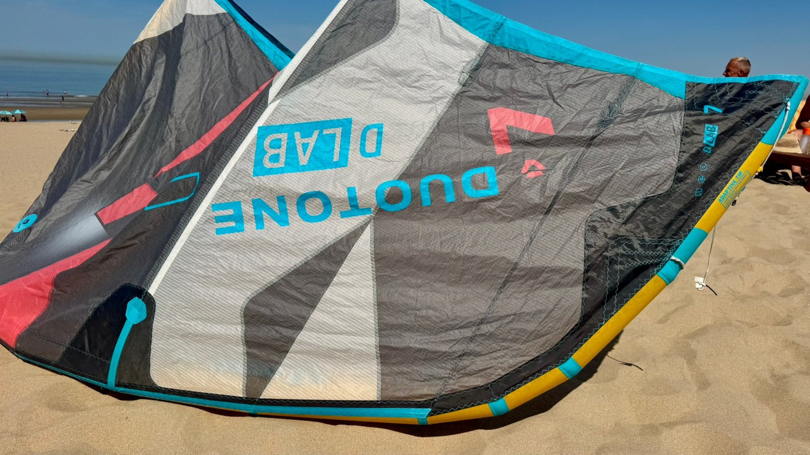 Duotone NEO dLab 7m, Watersport en Boten, Kitesurfen, Gebruikt, Geen board, Ophalen of Verzenden, Kite
