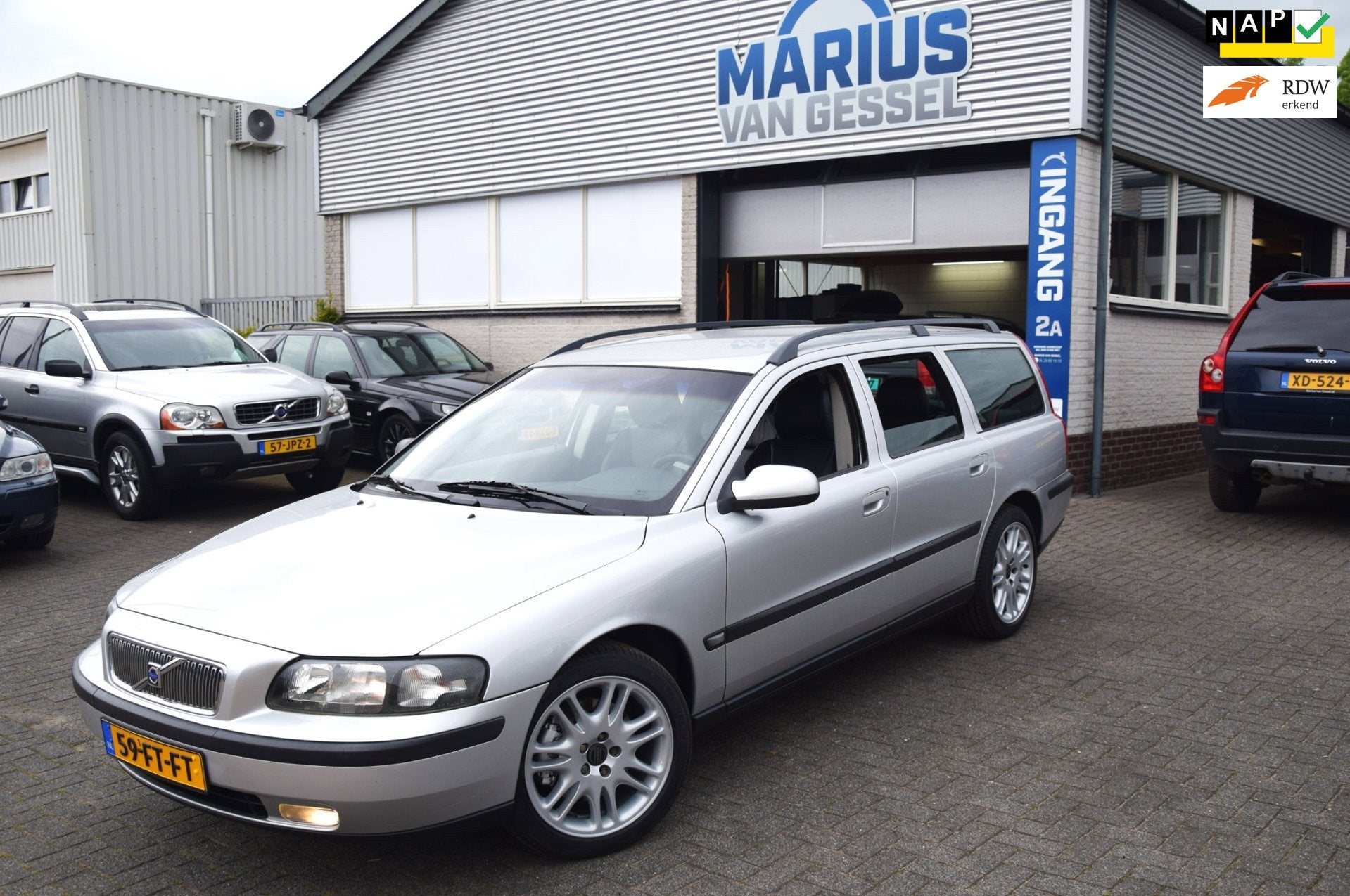 Volvo V70 2.4 T Automaat 7-zits & Leer 200 pk, Auto's, Volvo, Zwart, 7 stoelen, 2435 cc, 1565 kg