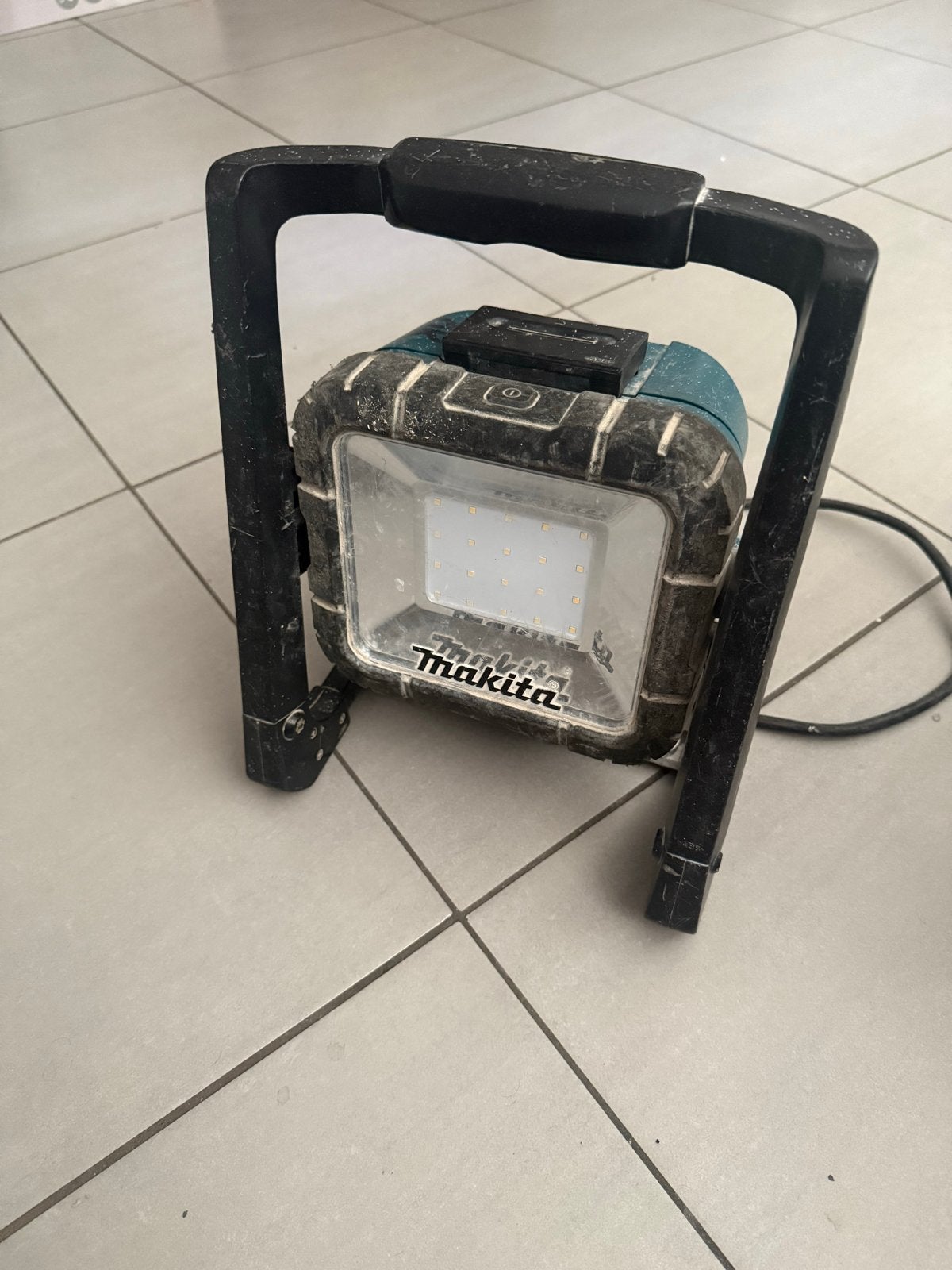Makita Bouwlamp op accu - Gebruikt maar functioneel, Ophalen of Verzenden, Gebruikt, Lamp